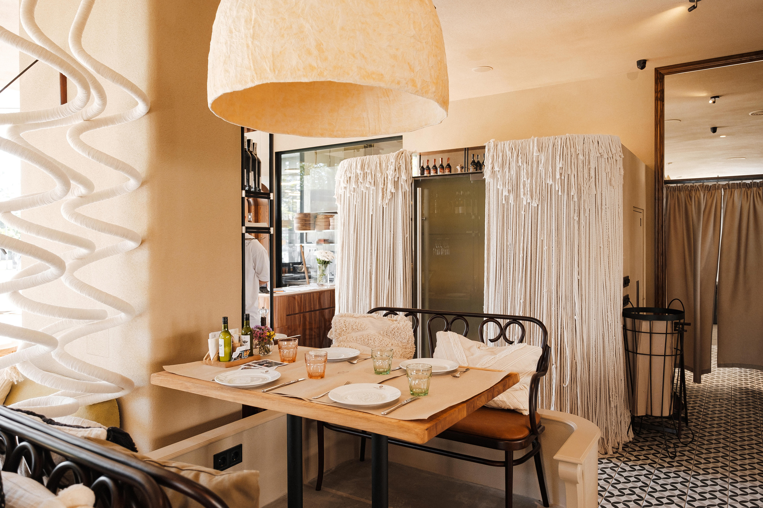 Interior photography and video shooting of a restaurant in Vancouver. Ivan Skufinsky — wedding and family photographer in Vancouver