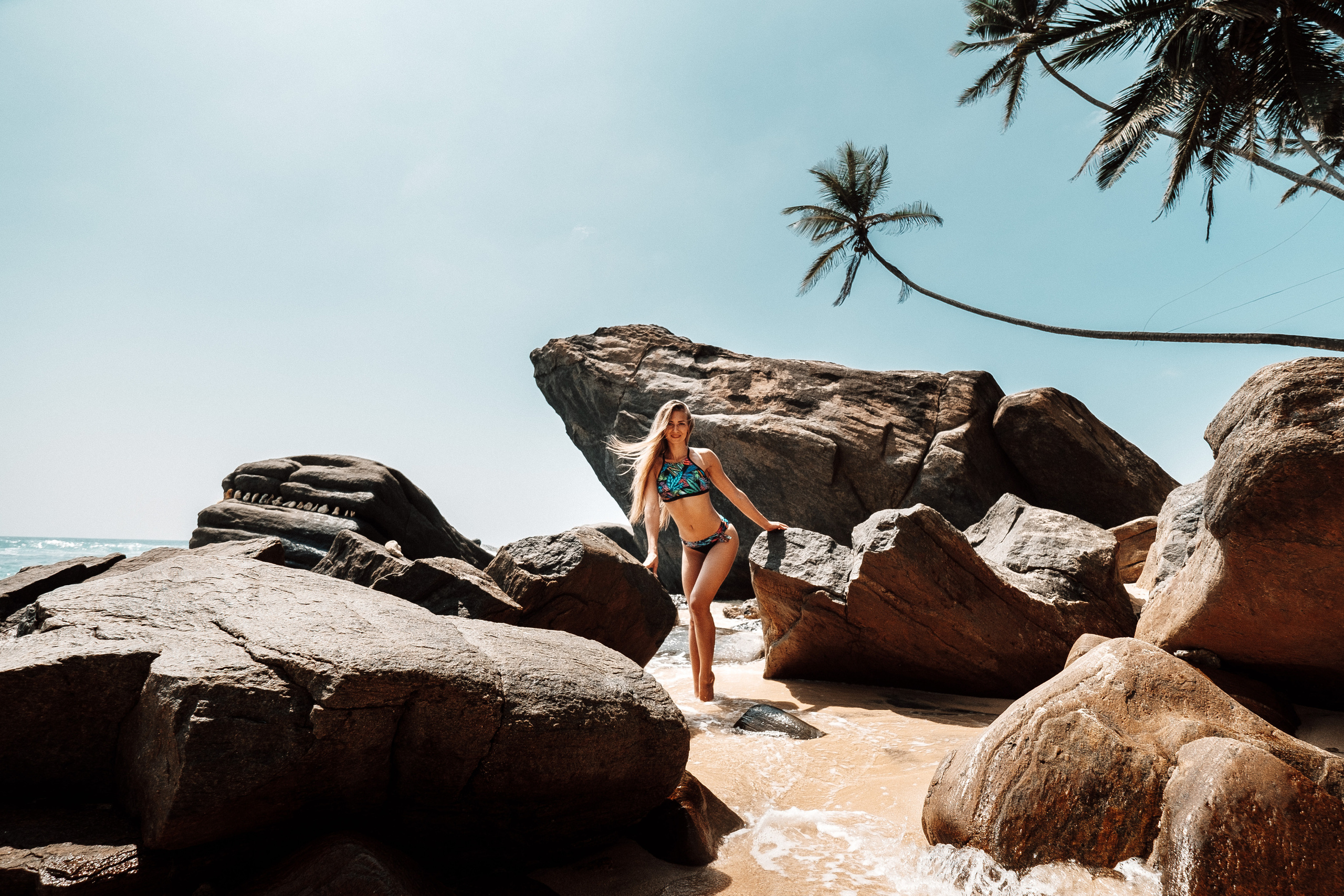 Julia Katya Dalavella beach. Ivan Skufinsky — wedding and family photographer in Vancouver