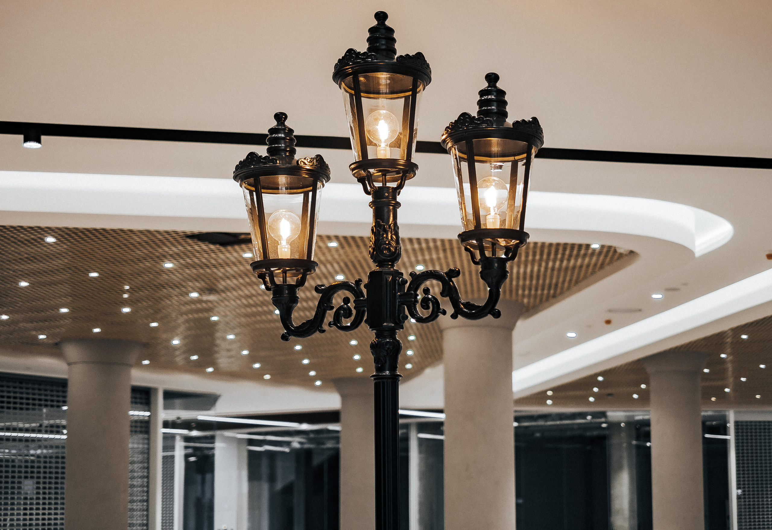 INTERIOR RETROVILLE. Ivan Skufinsky — wedding and family photographer in Vancouver