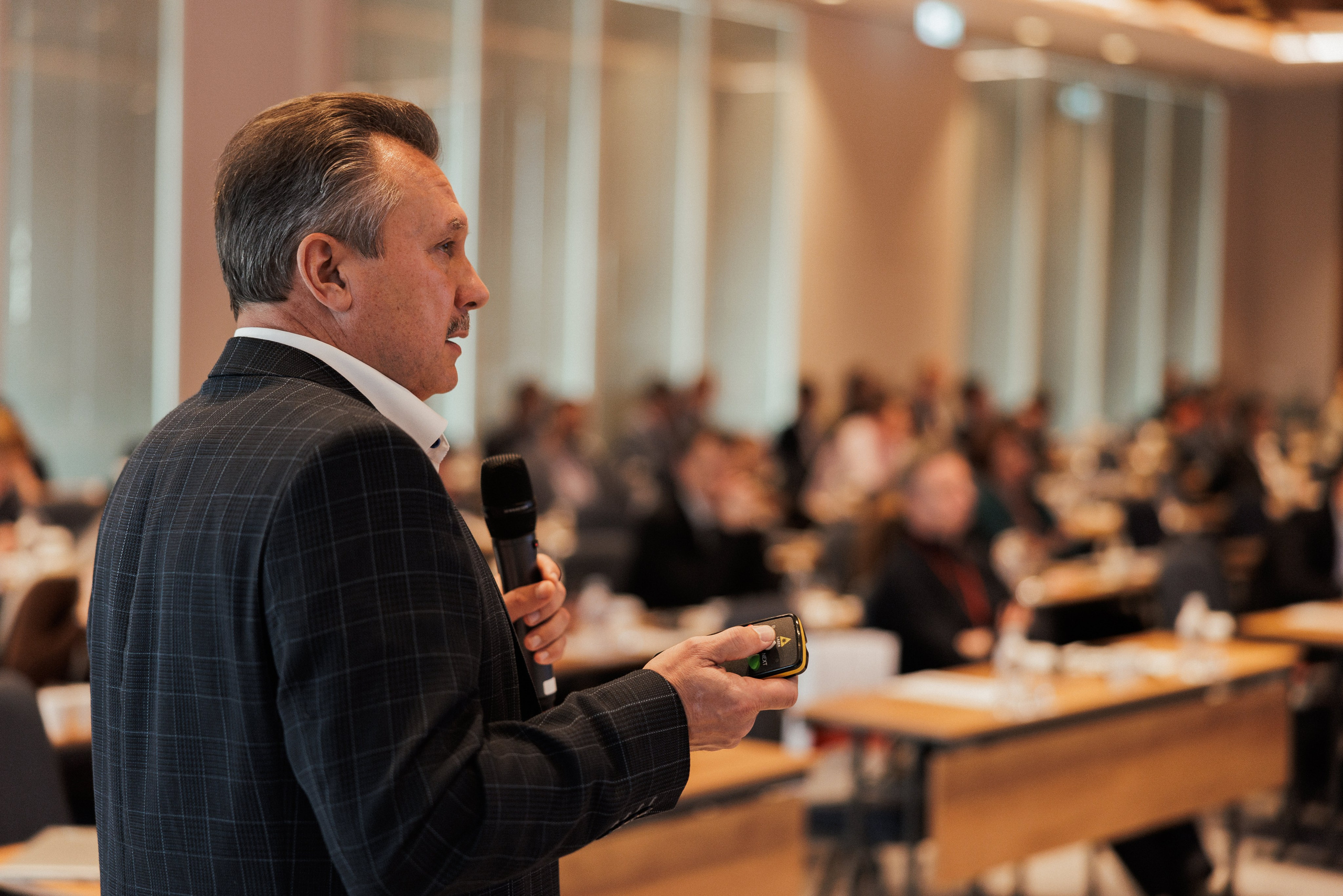 EXECUTIVE RETREAT Izmir Confidence Information Services. Ivan Skufinsky — wedding and family photographer in Vancouver