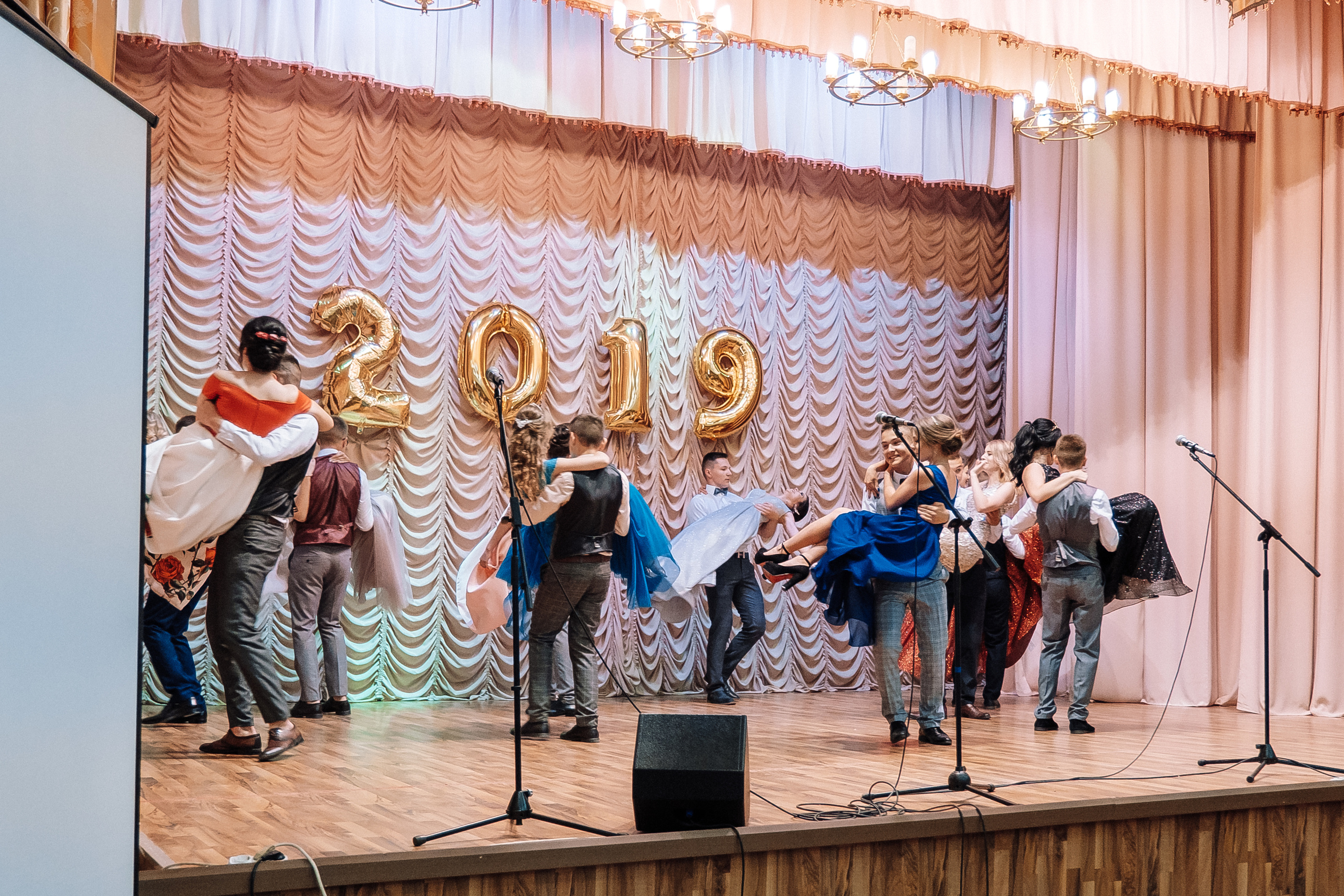 Выпускной школа номер 3. Хмельник. Ivan Skufinsky — wedding and family photographer in Vancouver