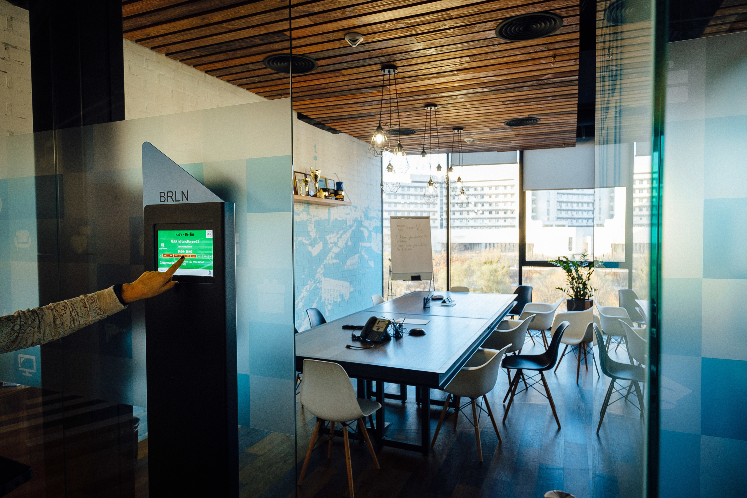 Фотоэкскурсия в компанию OLX. Ivan Skufinsky — wedding and family photographer in Vancouver