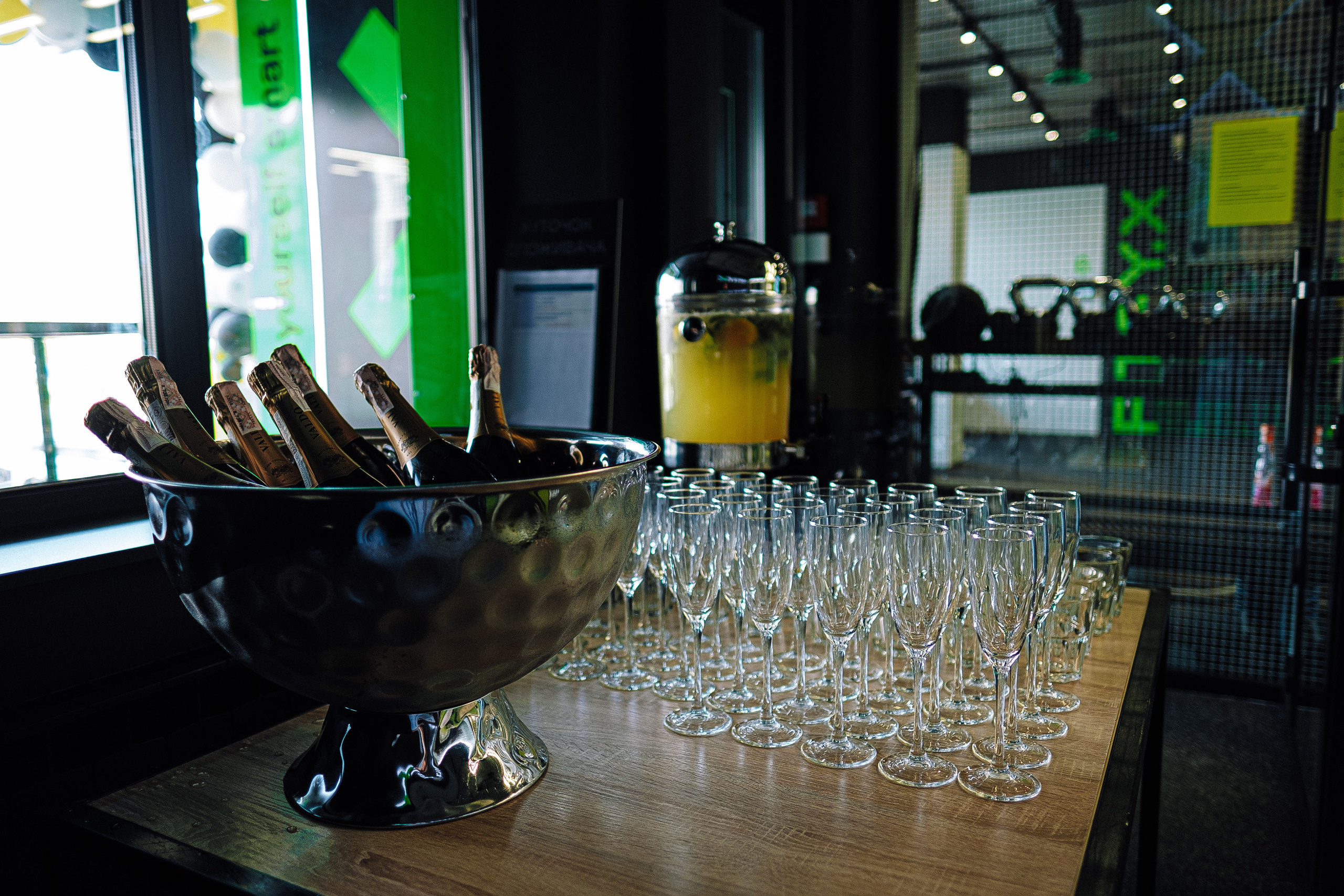 FitgyX контент 1 интерьер. Ivan Skufinsky — wedding and family photographer in Vancouver