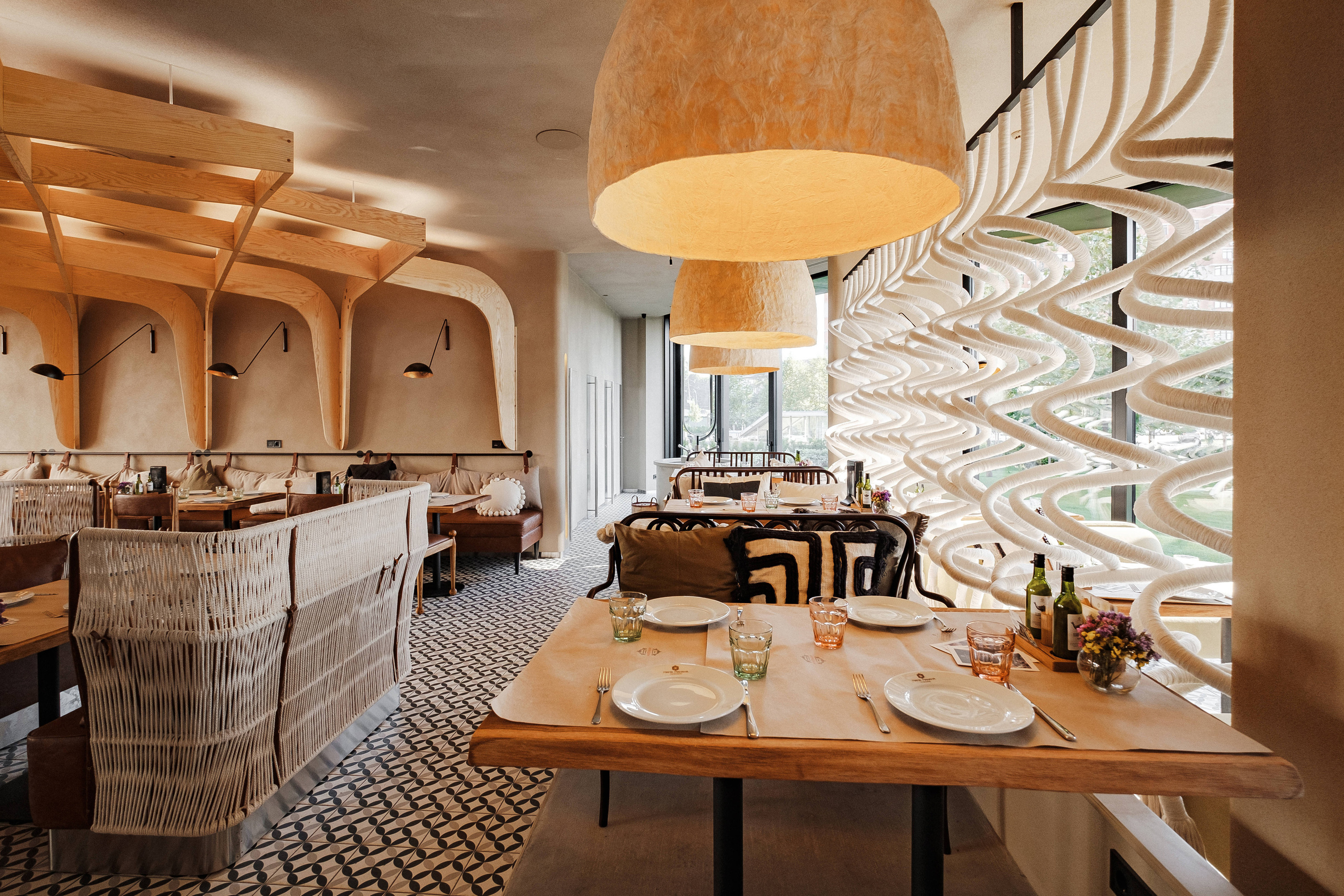 Interior photography and video shooting of a restaurant in Vancouver. Ivan Skufinsky — wedding and family photographer in Vancouver