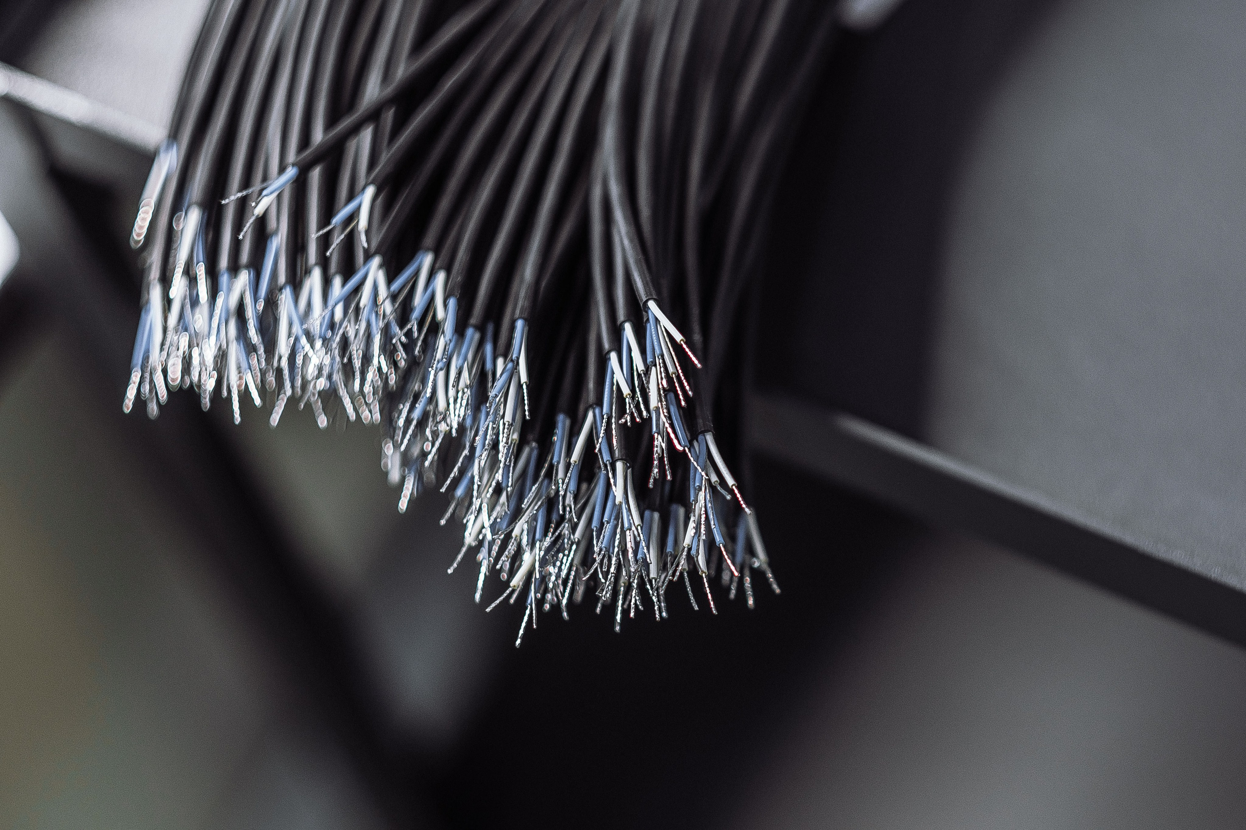 E & E Cable Solutions Factory. Ivan Skufinsky — wedding and family photographer in Vancouver