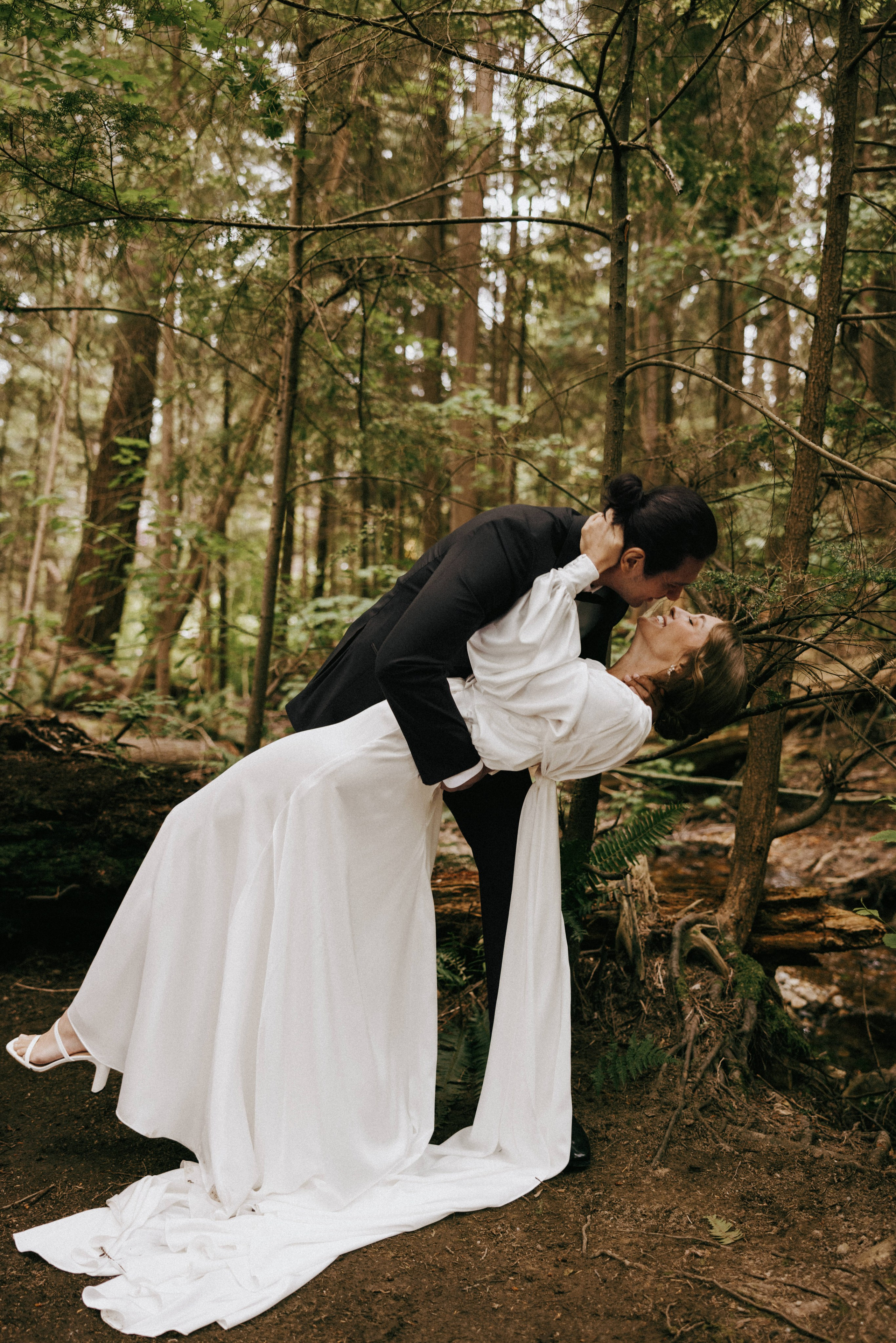 Michael & Caitlyn. Ivan Skufinsky — wedding and family photographer in Vancouver