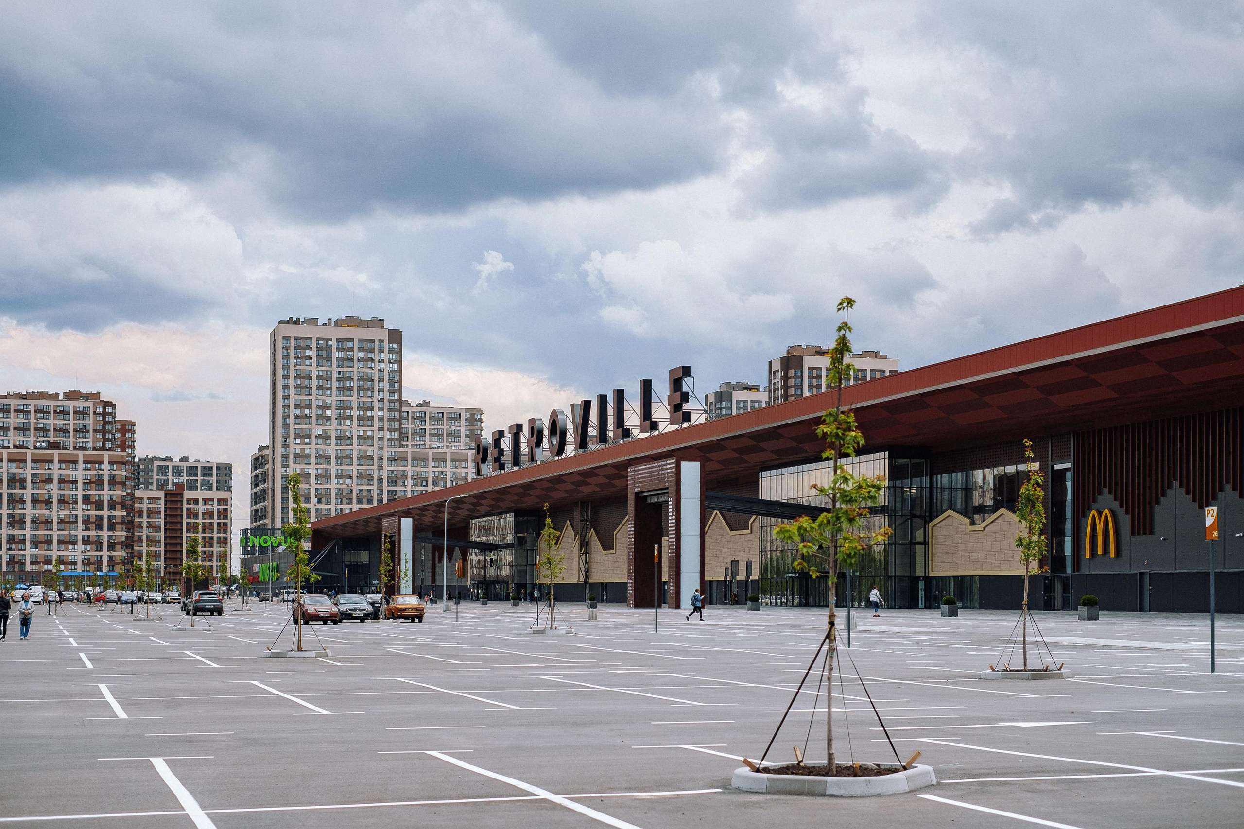 EXTERIER RETROVILLE. Ivan Skufinsky — wedding and family photographer in Vancouver