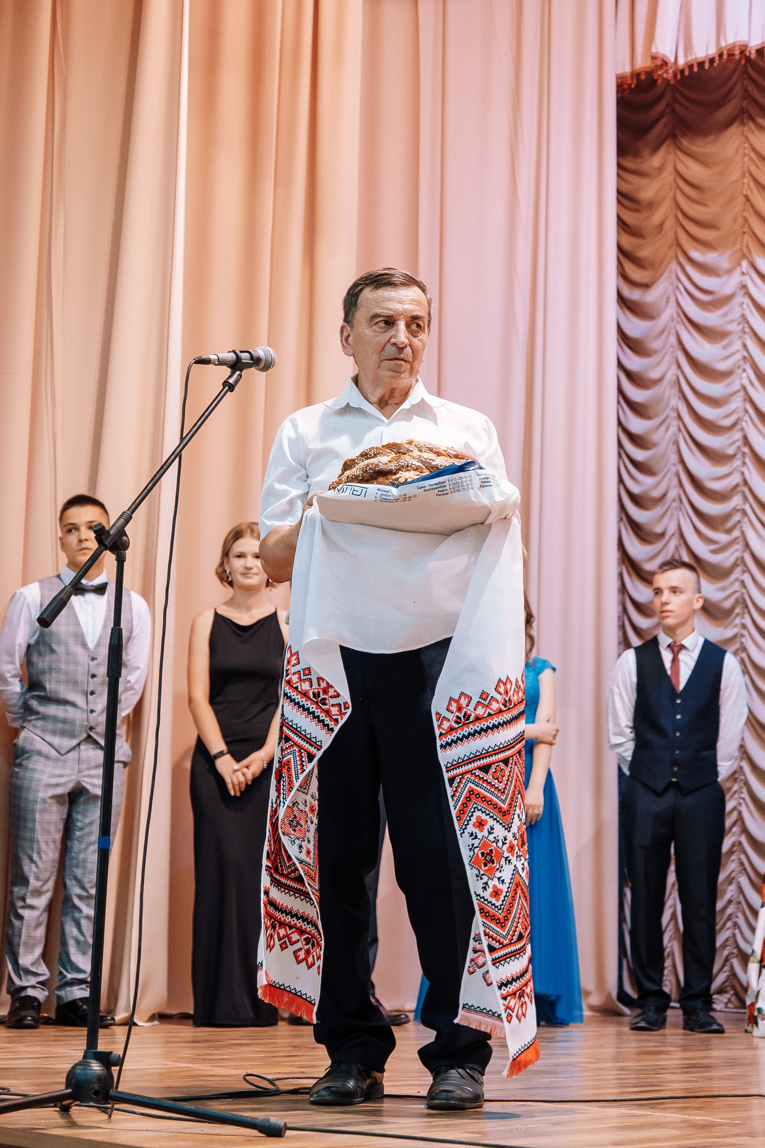 Выпускной школа номер 3. Хмельник. Ivan Skufinsky — wedding and family photographer in Vancouver