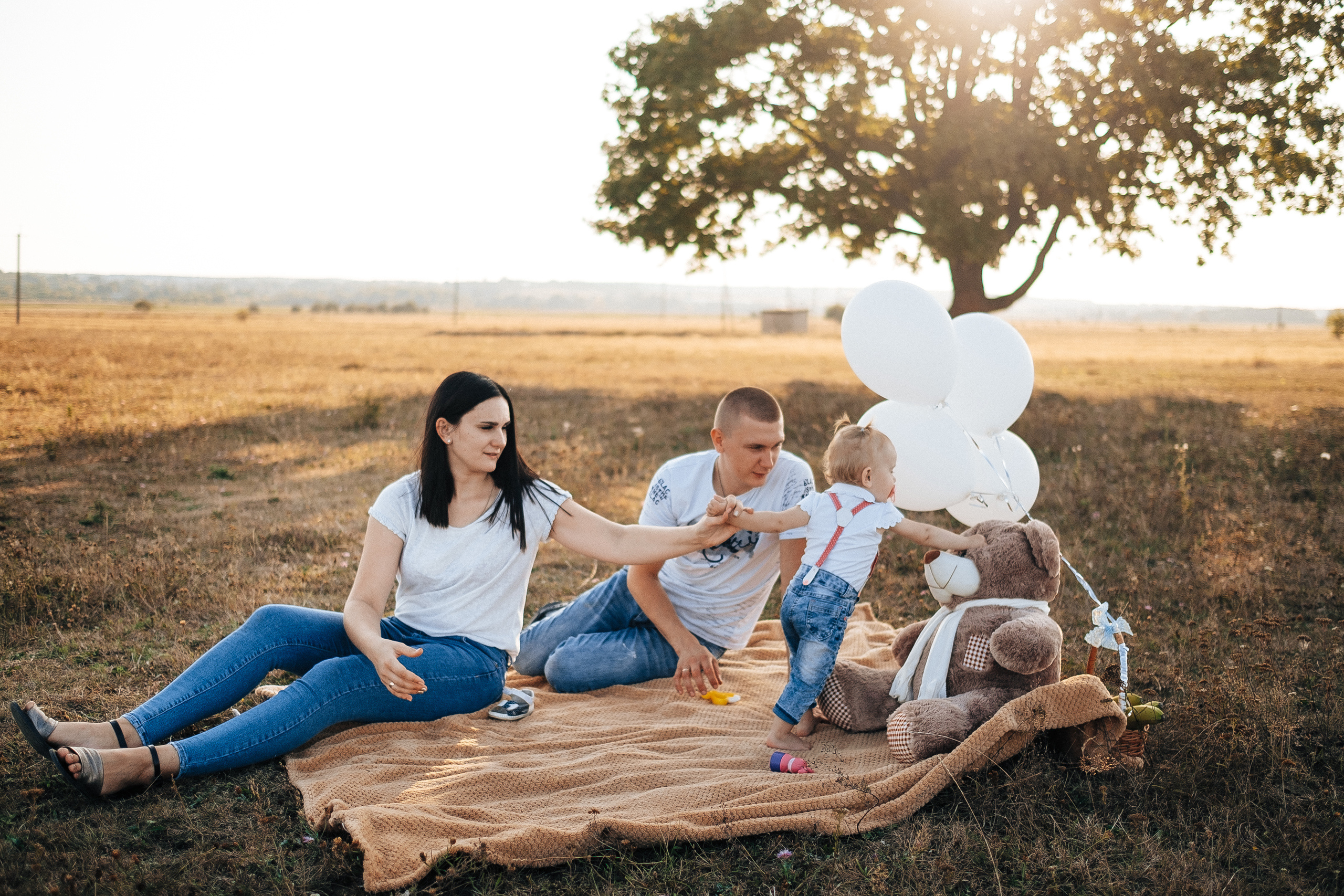 FamilyStory 1year (Lilia Sergey Maria). Ivan Skufinsky — wedding and family photographer in Vancouver