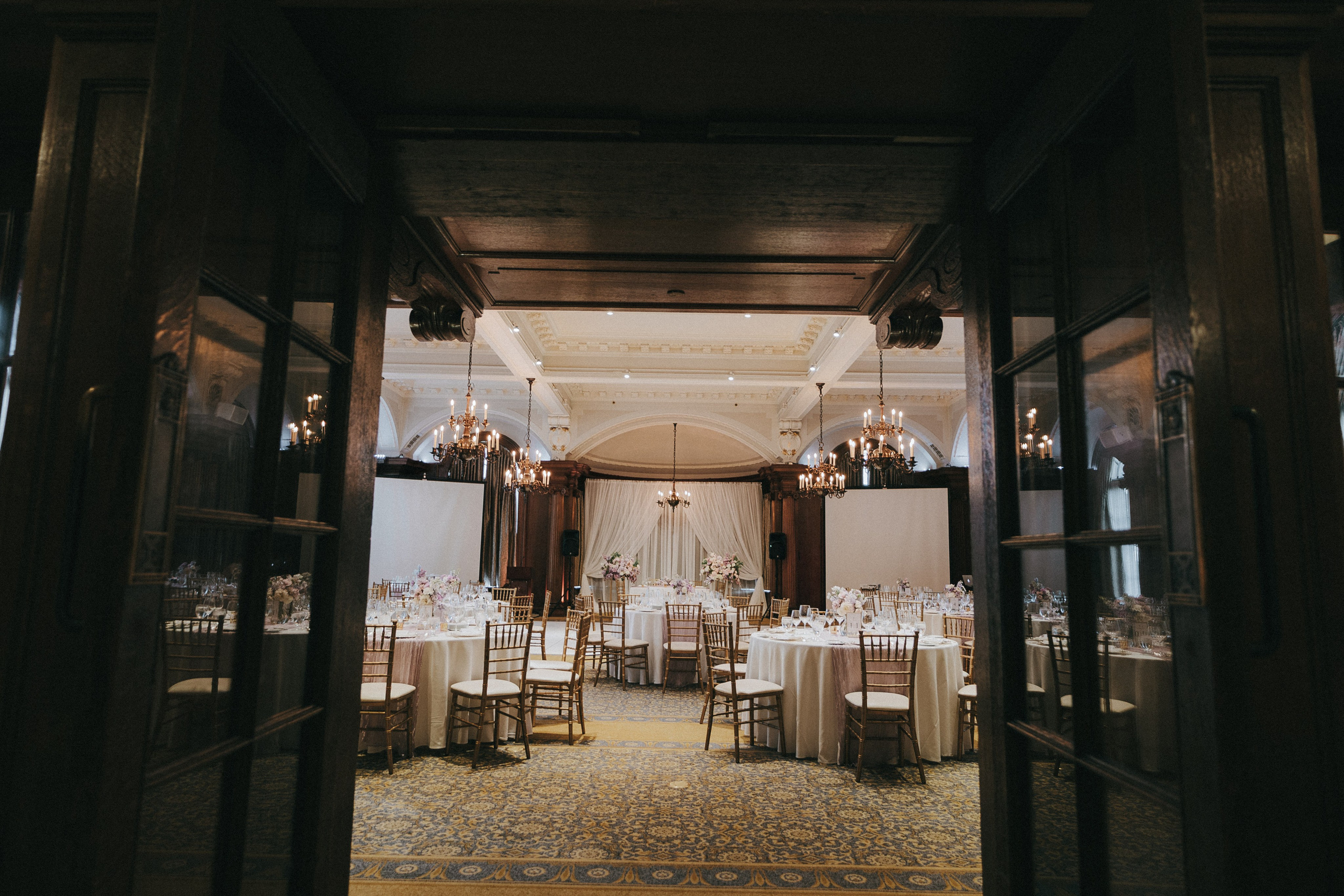 WeddingStory in Vancouver Club. Ivan Skufinsky — wedding and family photographer in Vancouver