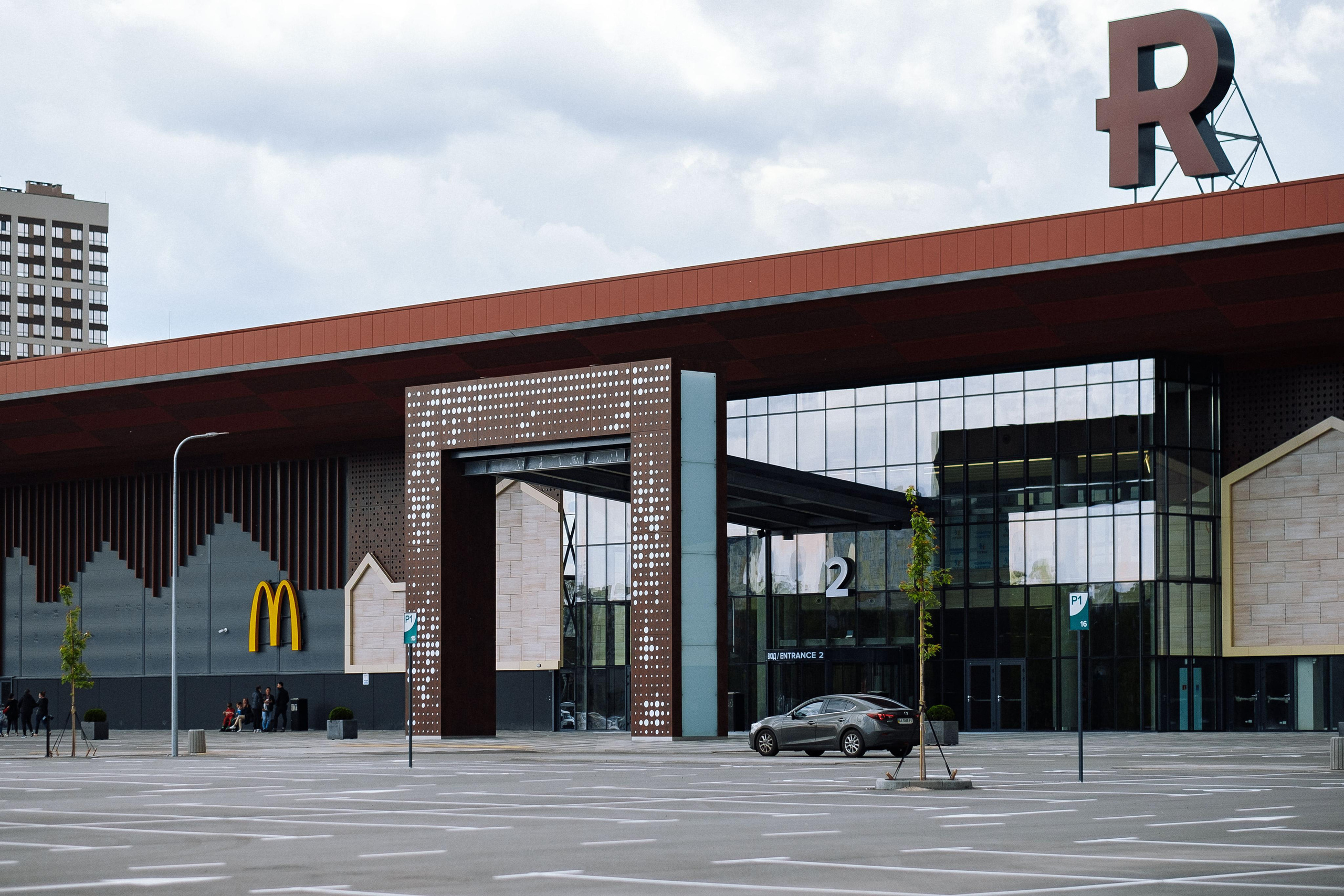 EXTERIER RETROVILLE. Ivan Skufinsky — wedding and family photographer in Vancouver