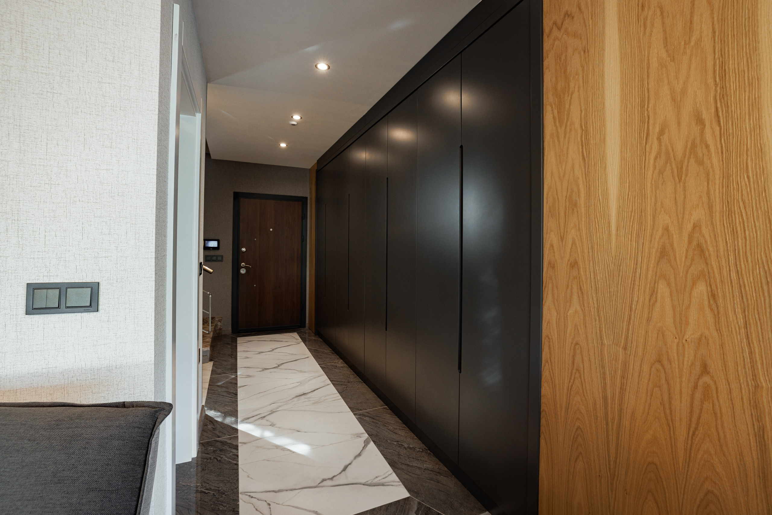 Real estate photographer in Vancouver Burnaby Richmond. Ivan Skufinsky — wedding and family photographer in Vancouver