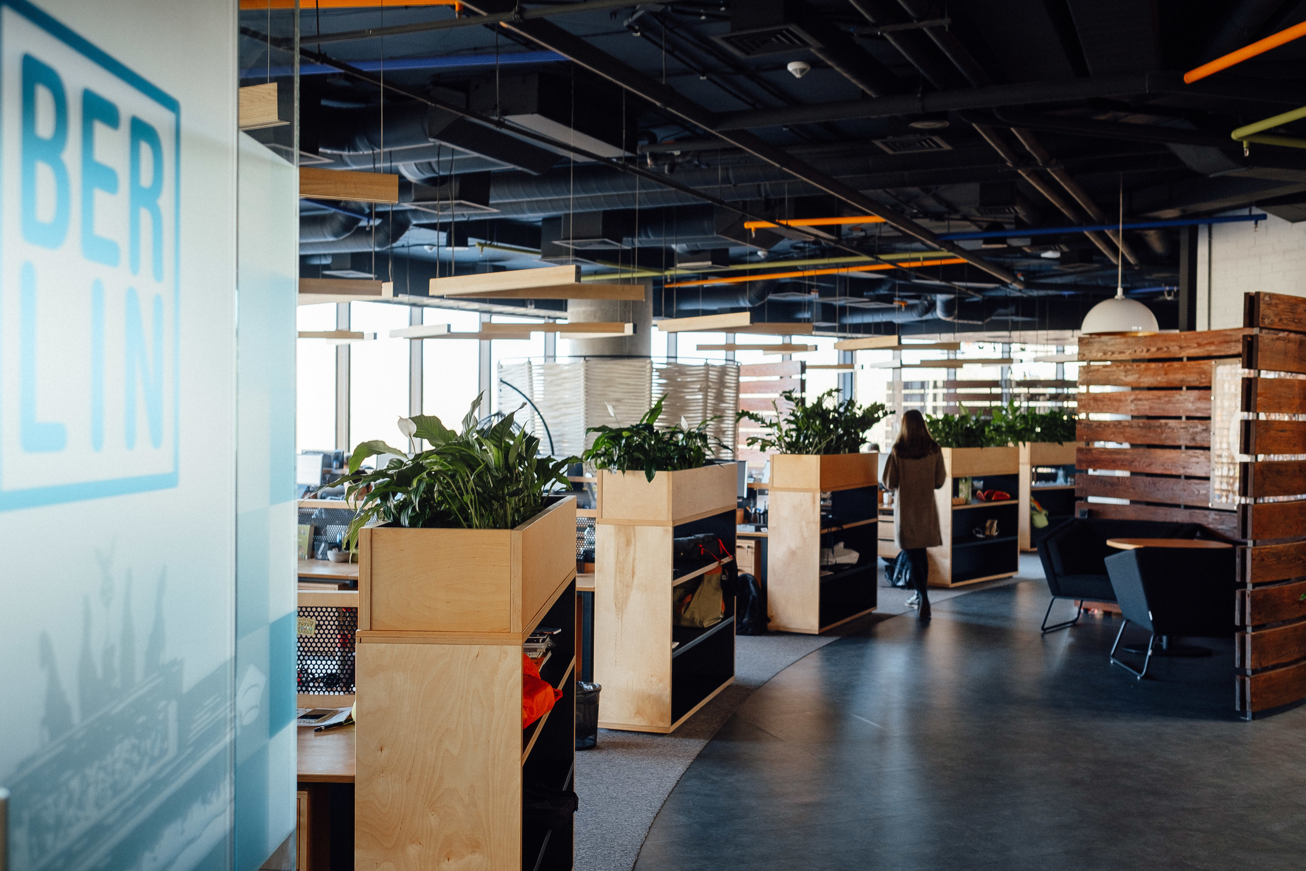 Фотоэкскурсия в компанию OLX. Ivan Skufinsky — wedding and family photographer in Vancouver