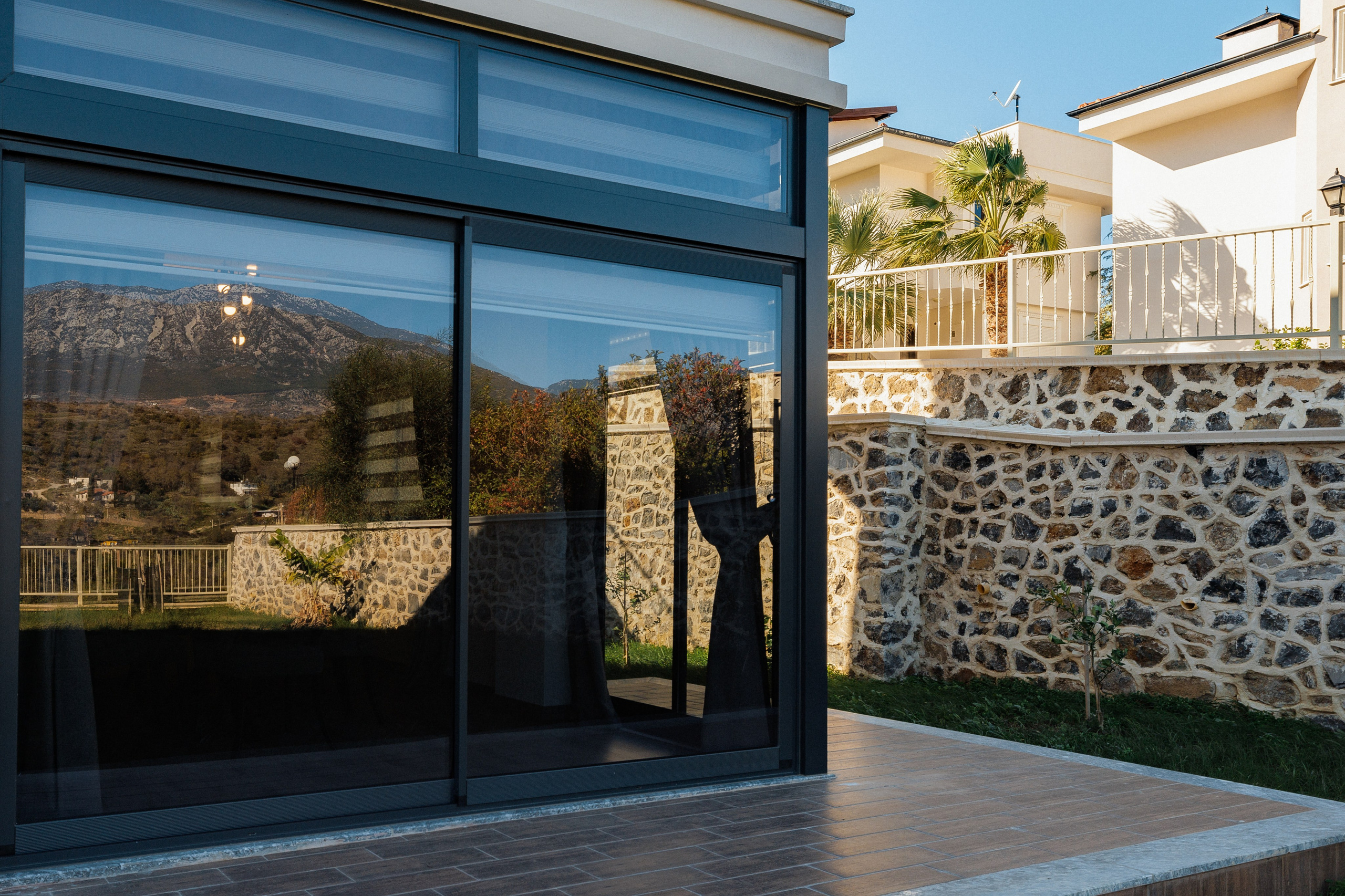 Real estate photographer in Vancouver Burnaby Richmond. Ivan Skufinsky — wedding and family photographer in Vancouver