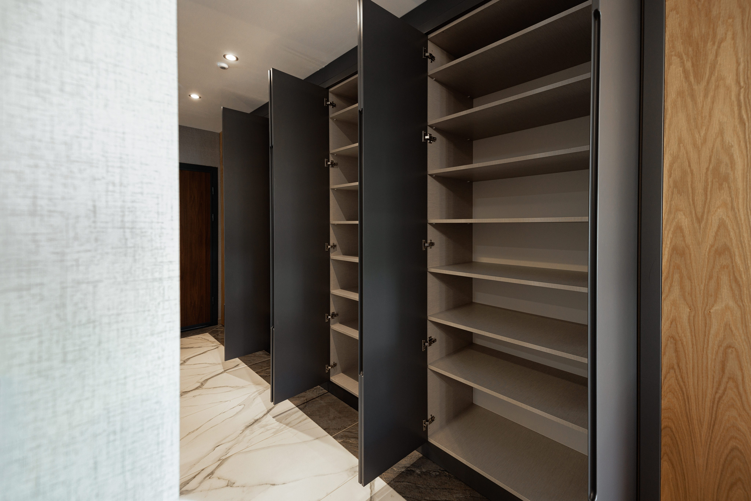 Real estate photographer in Vancouver Burnaby Richmond. Ivan Skufinsky — wedding and family photographer in Vancouver