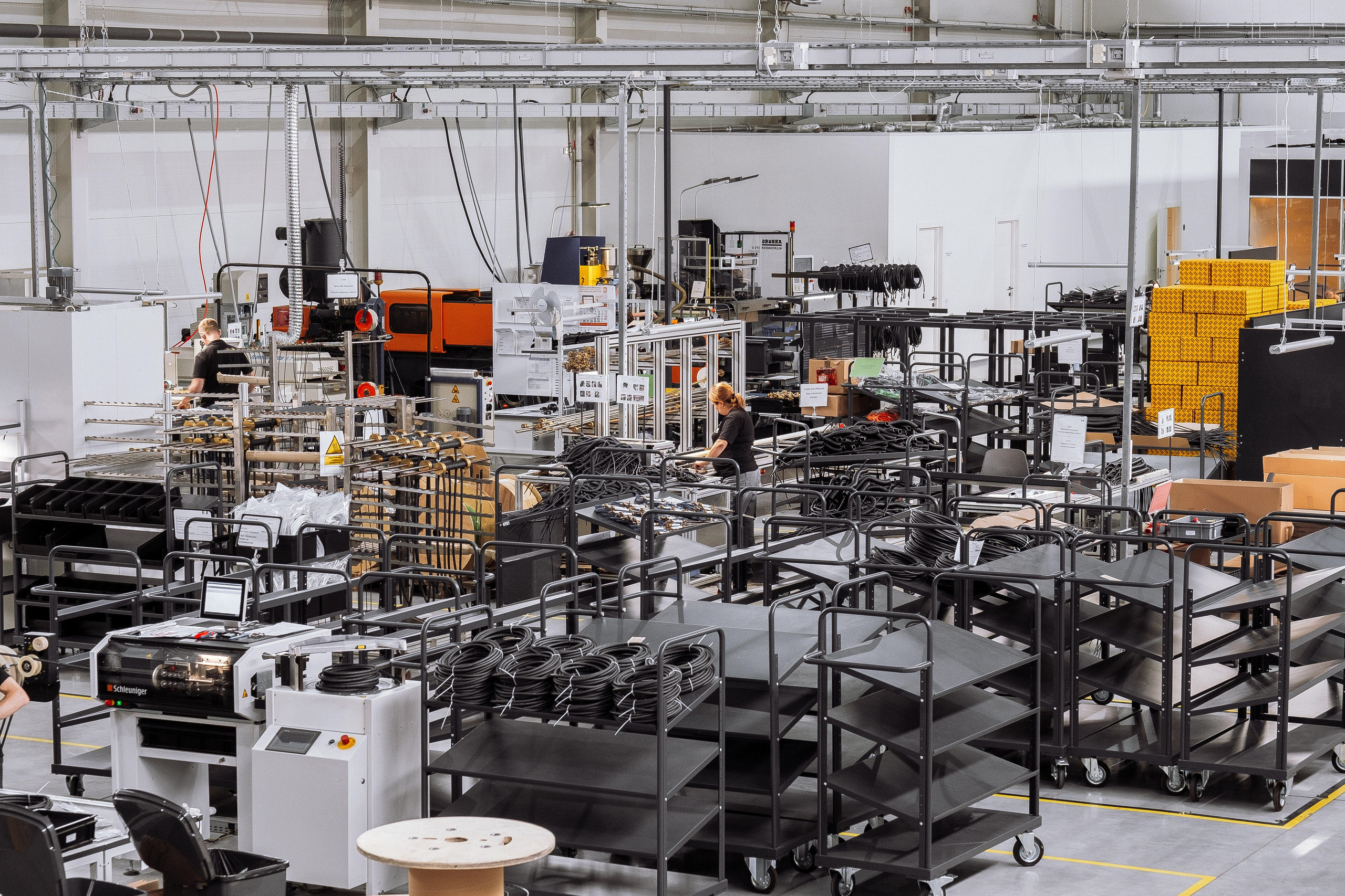 E & E Cable Solutions Factory. Ivan Skufinsky — wedding and family photographer in Vancouver