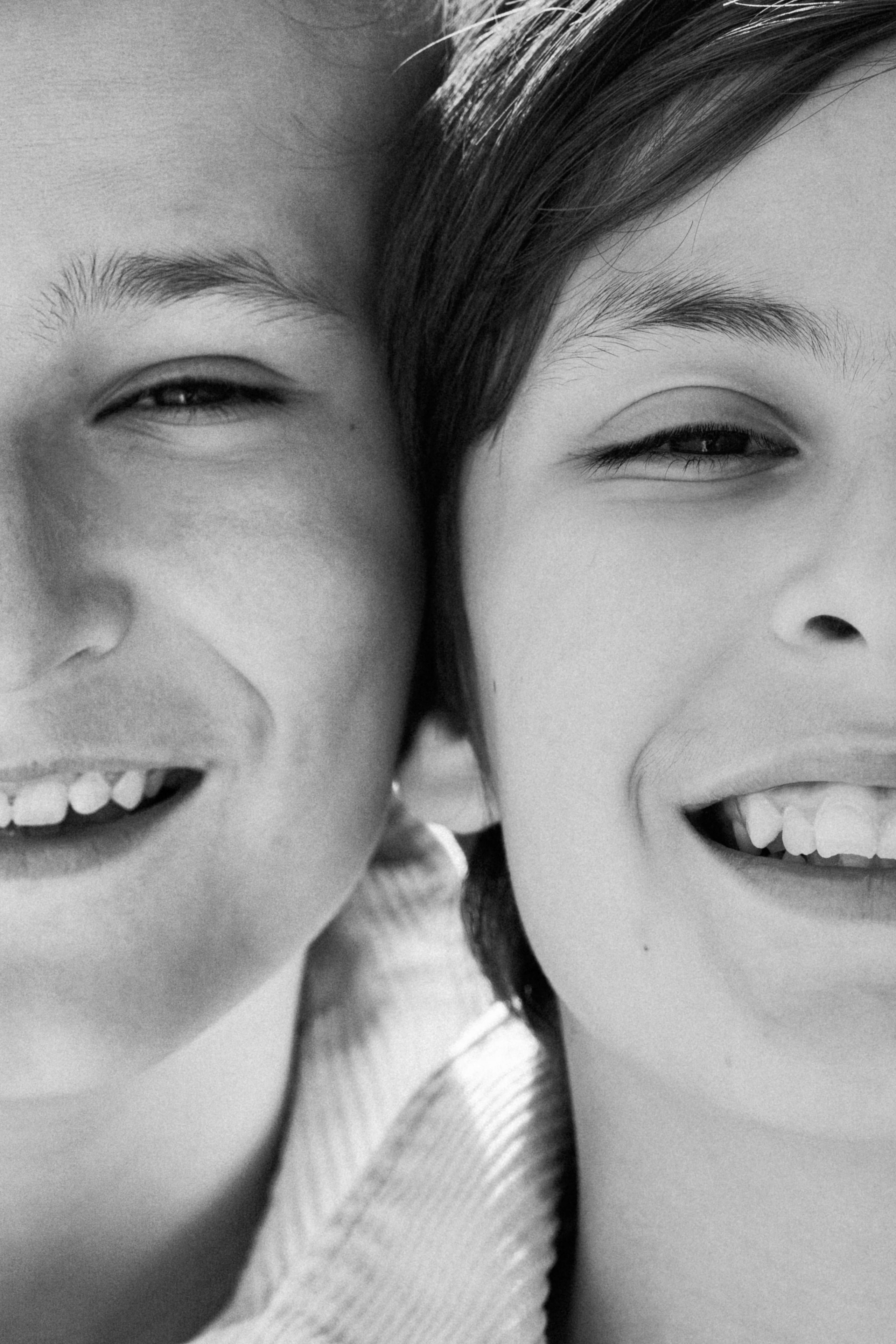 Family photo session on the beach in Vancouver BC Сanada. Twins. Ivan Skufinsky — wedding and family photographer in Vancouver