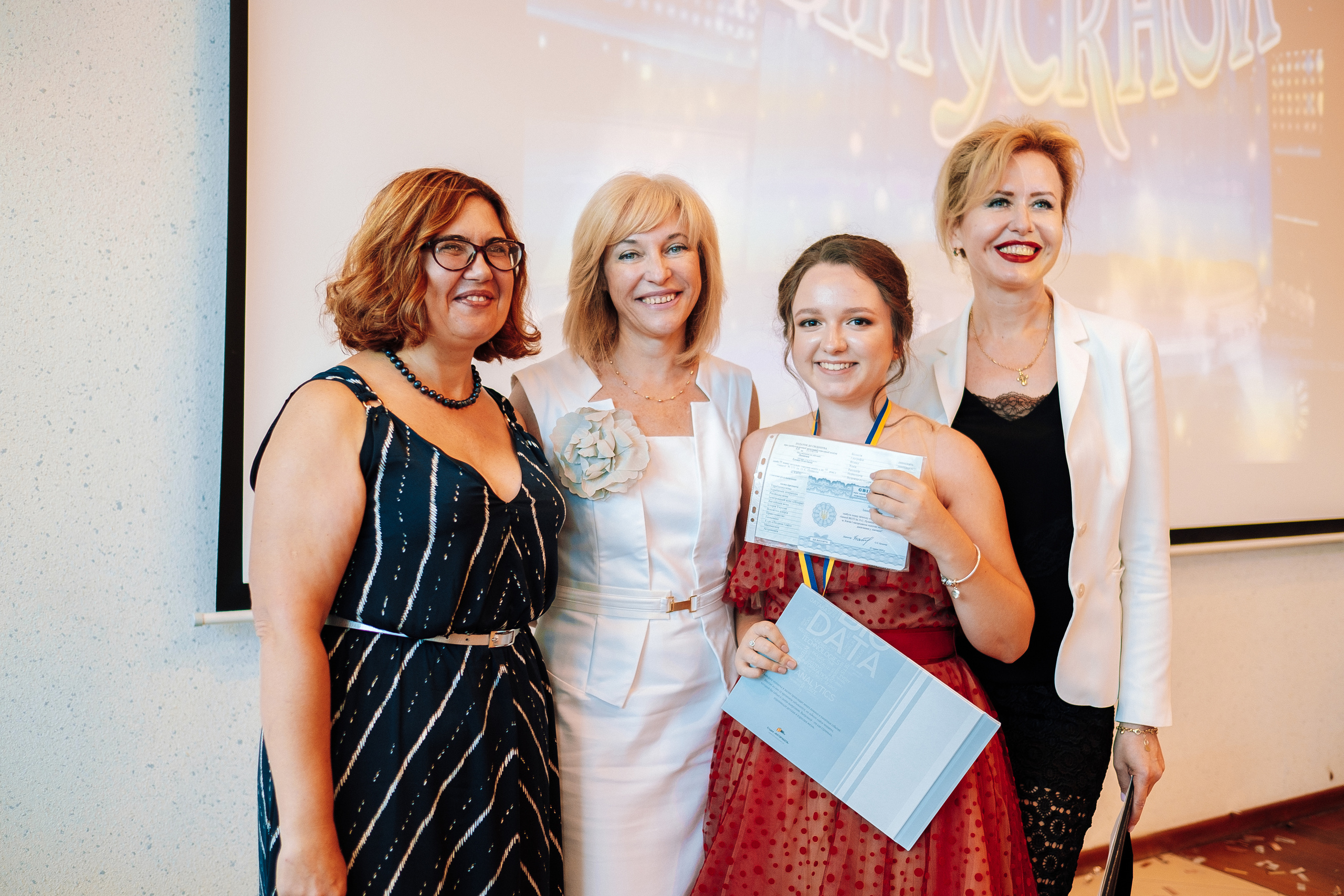 Выпускной 153 Гимназия. Ivan Skufinsky — wedding and family photographer in Vancouver