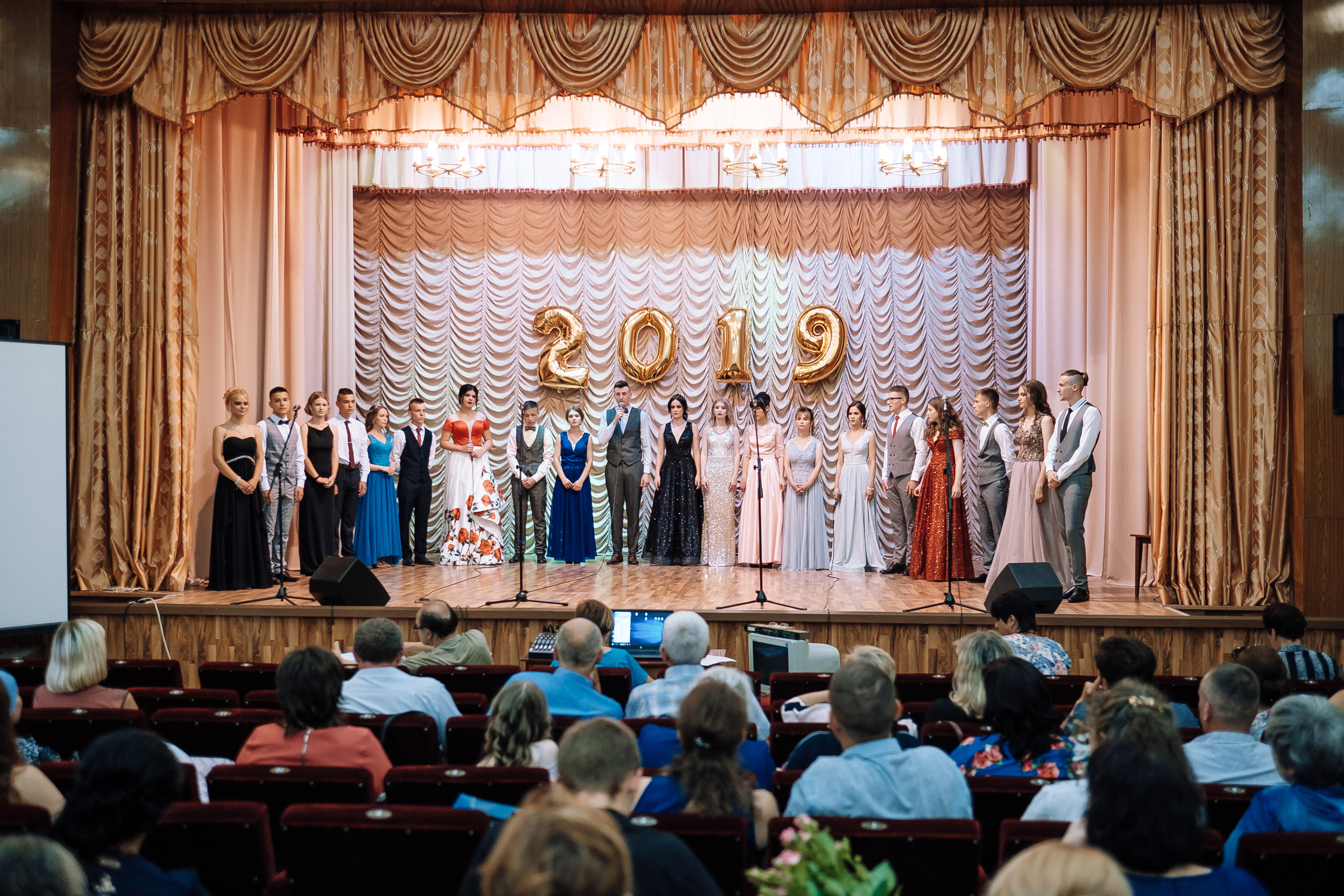 Выпускной школа номер 3. Хмельник. Ivan Skufinsky — wedding and family photographer in Vancouver