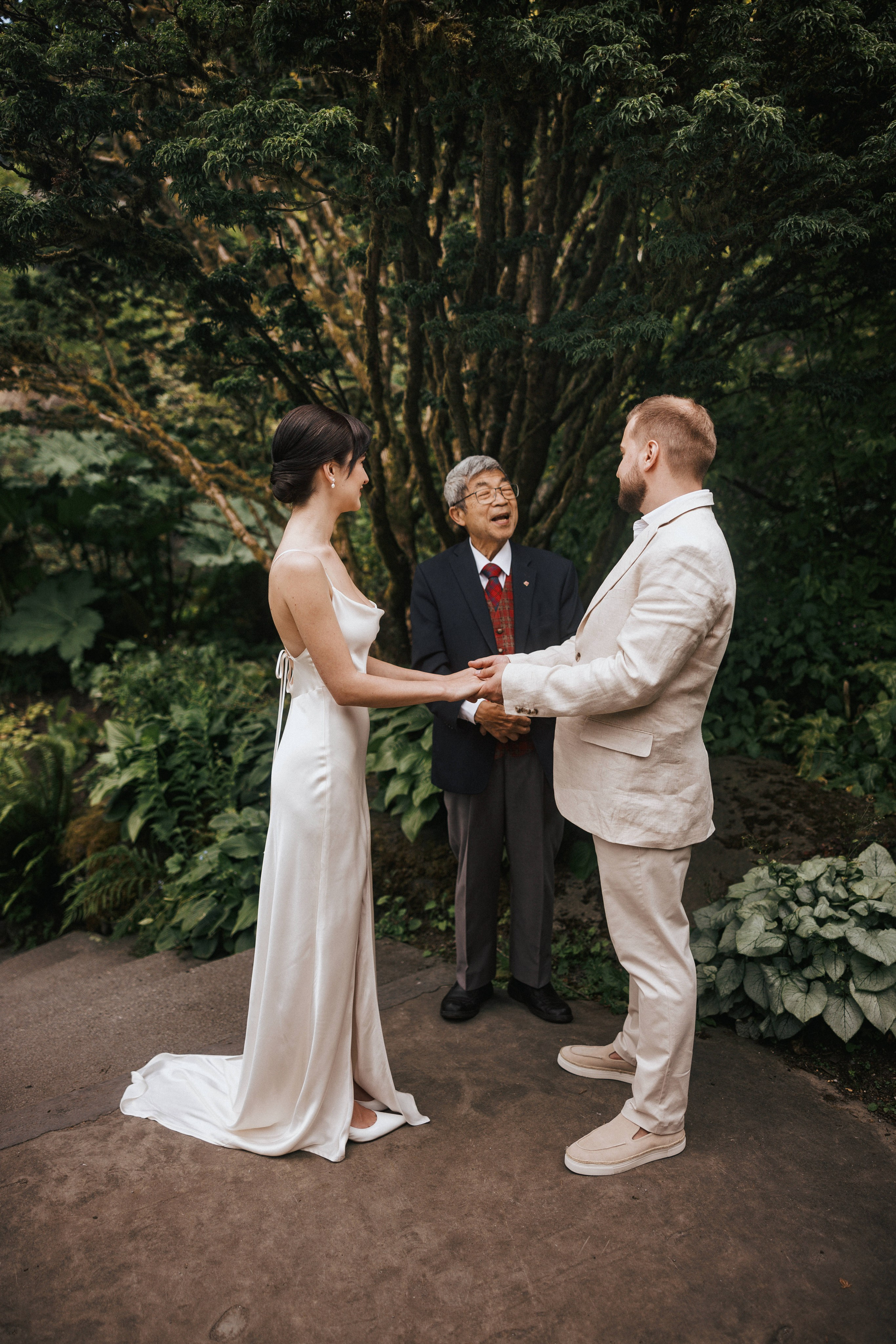 Sky-High Love: Stunning Vancouver Mountain Wedding Shoot by Helicopter. Ivan Skufinsky — wedding and family photographer in Vancouver