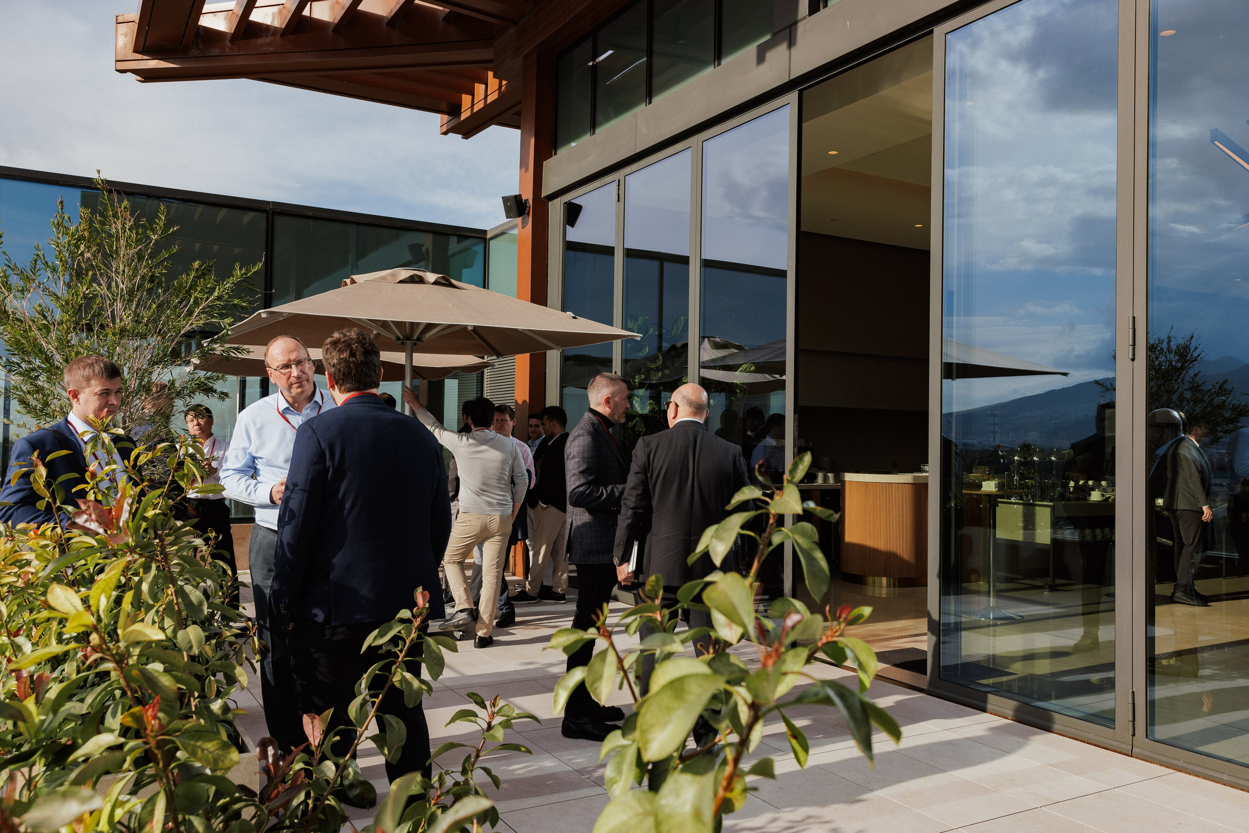 EXECUTIVE RETREAT Izmir Confidence Information Services. Ivan Skufinsky — wedding and family photographer in Vancouver