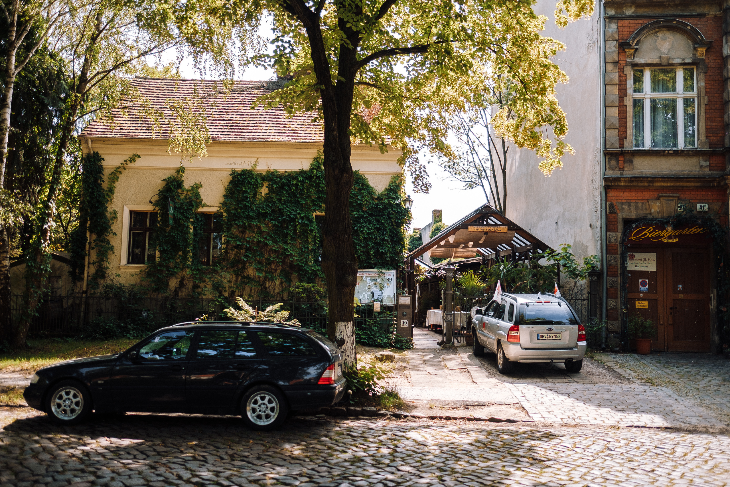 BERLIN Wedding Story. Ivan Skufinsky — wedding and family photographer in Vancouver