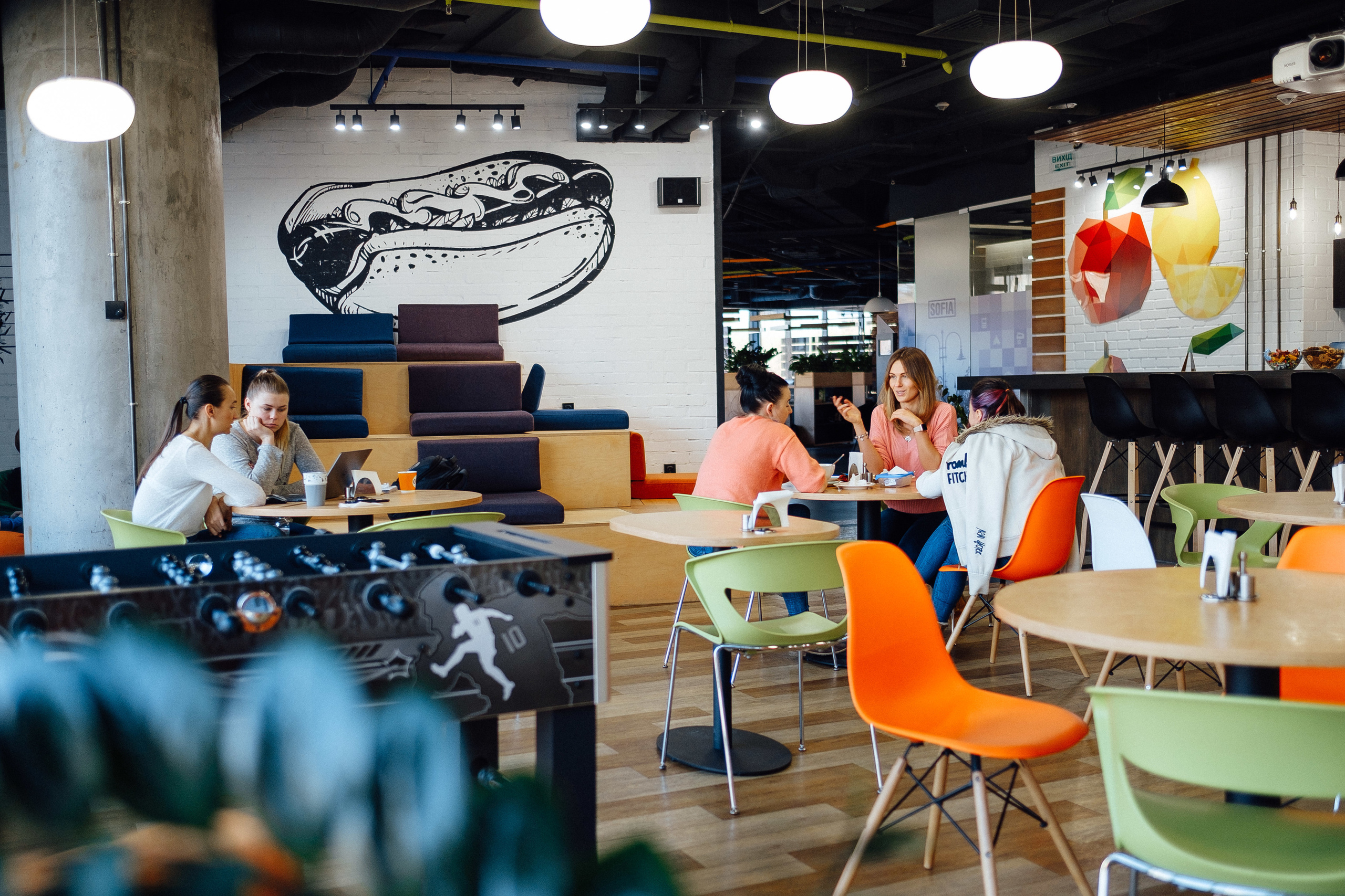 Фотоэкскурсия в компанию OLX. Ivan Skufinsky — wedding and family photographer in Vancouver