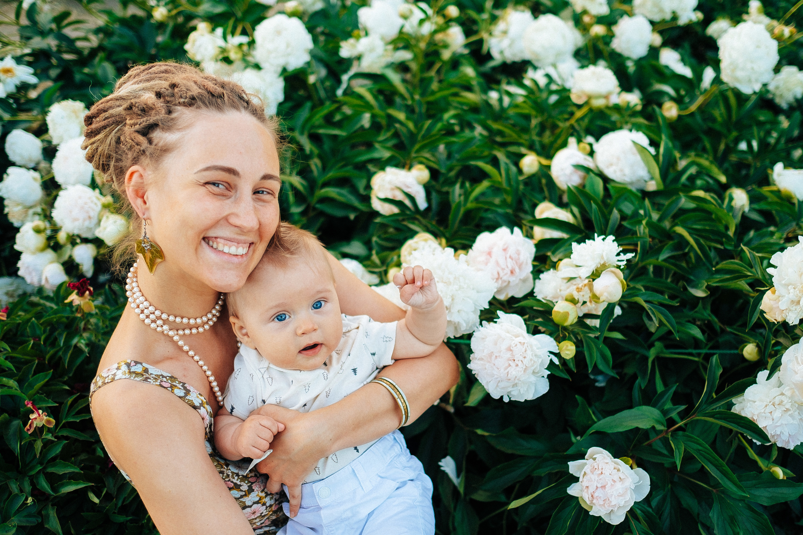 семейная фотосессия, пионы