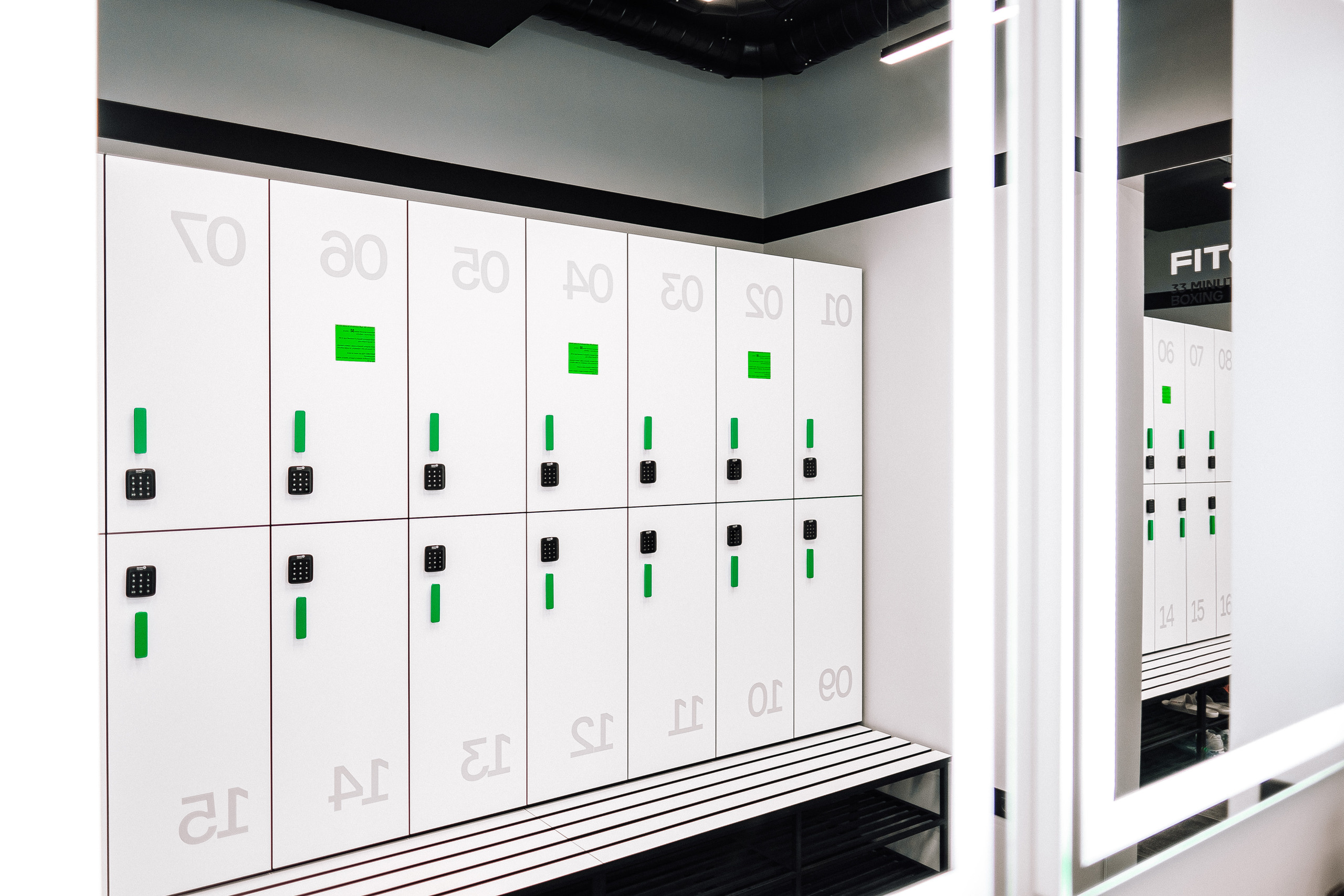 FitgyX контент 1 интерьер. Ivan Skufinsky — wedding and family photographer in Vancouver