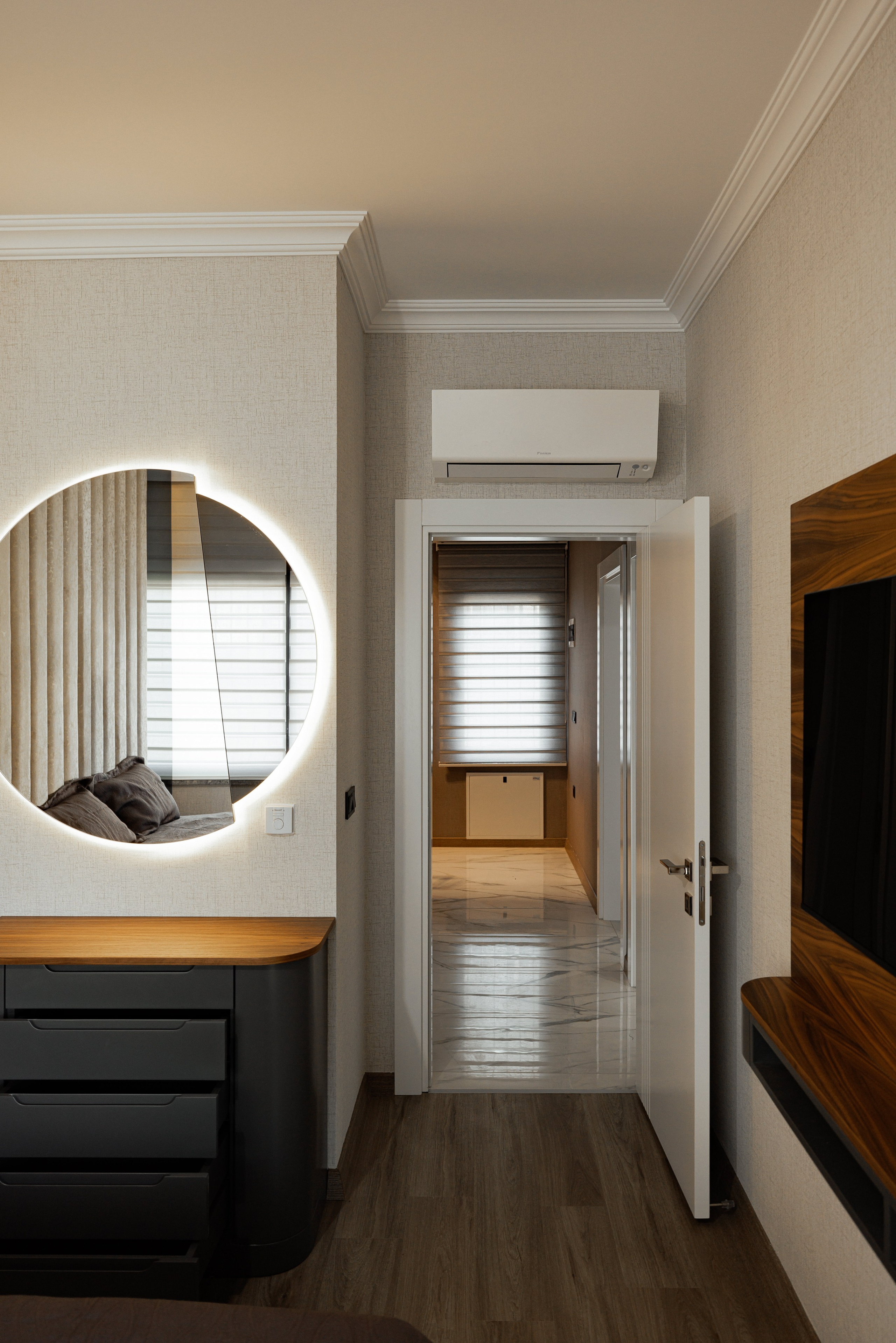 Real estate photographer in Vancouver Burnaby Richmond. Ivan Skufinsky — wedding and family photographer in Vancouver