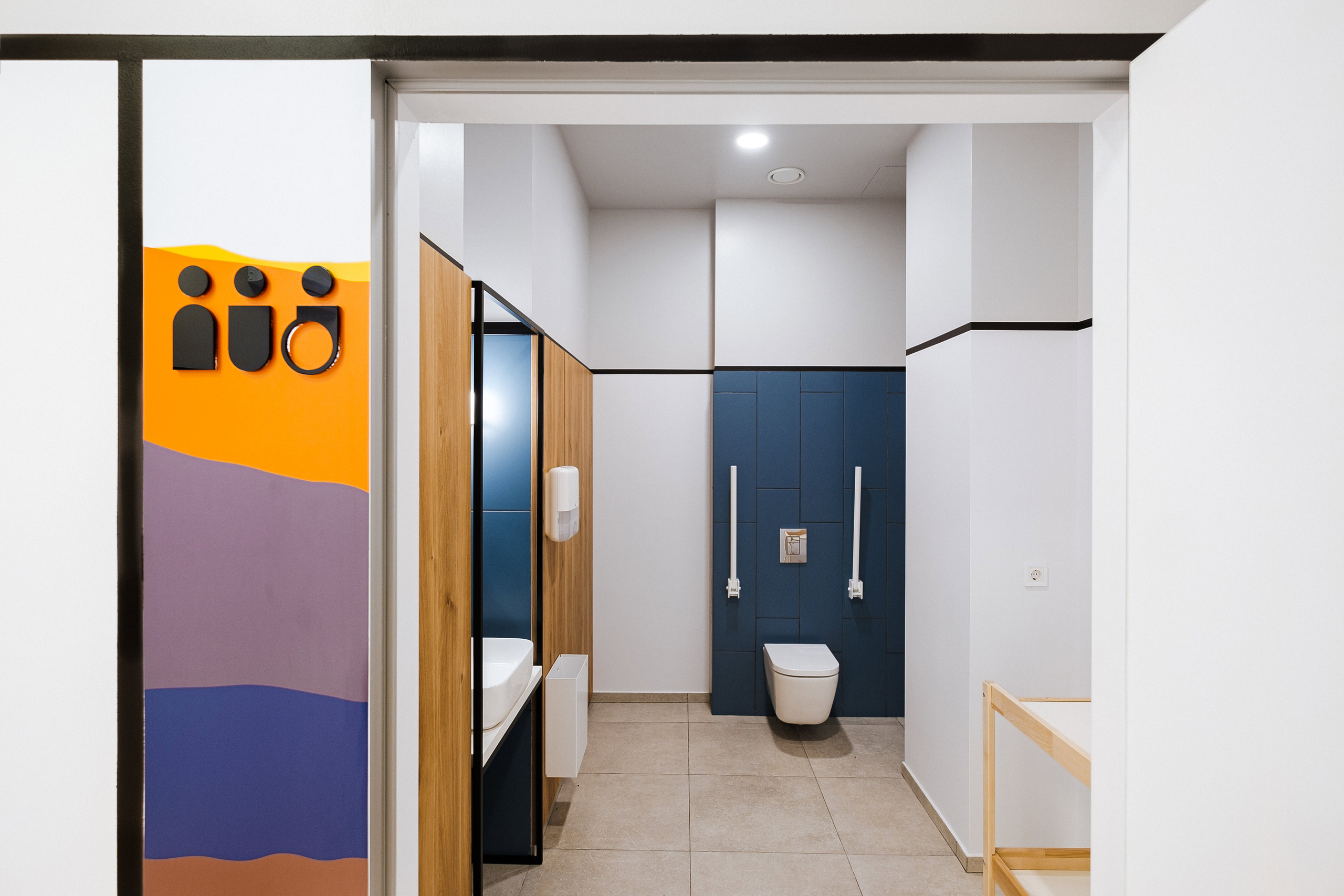 CLINIC CABIMED. Ivan Skufinsky — wedding and family photographer in Vancouver