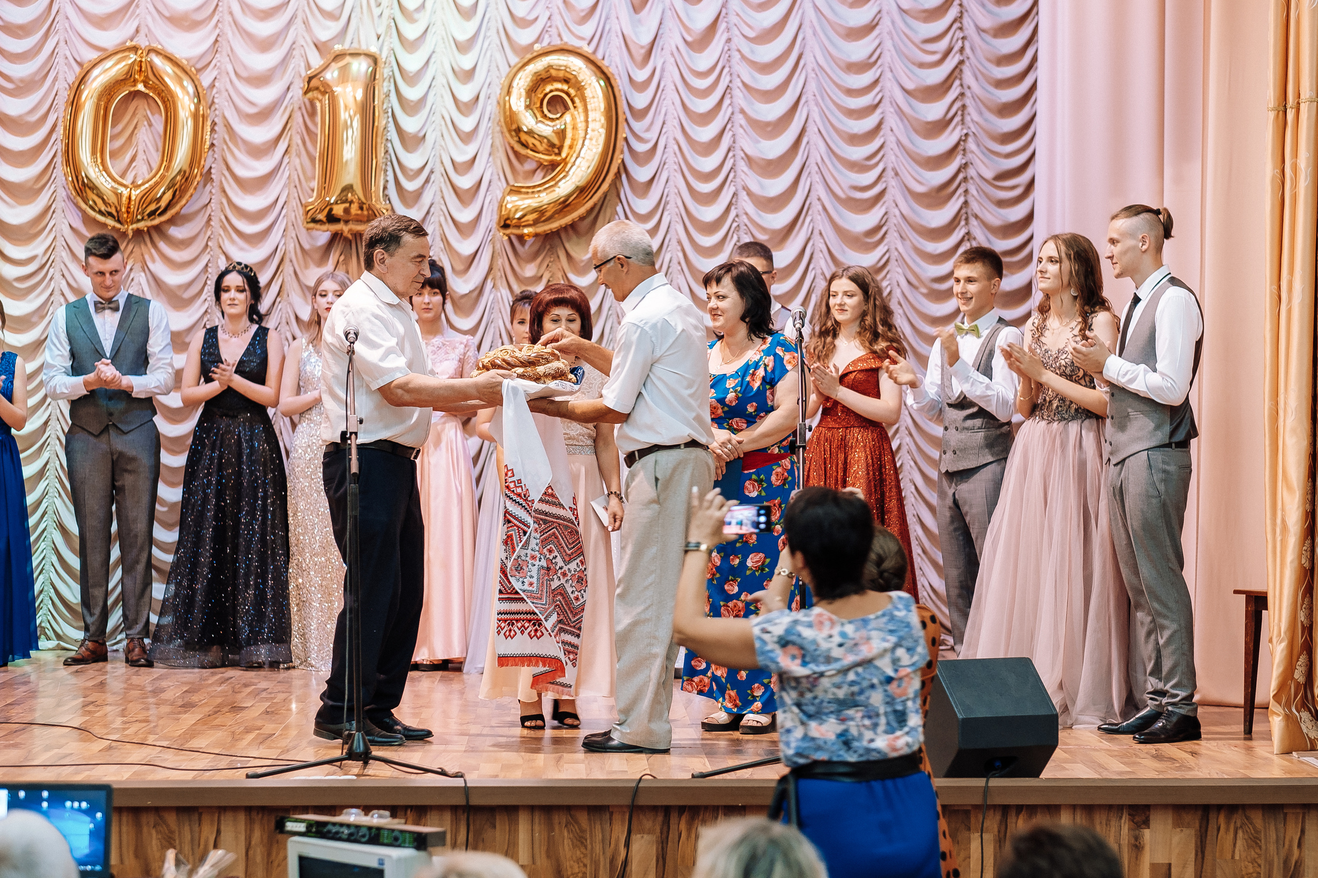 Выпускной школа номер 3. Хмельник. Ivan Skufinsky — wedding and family photographer in Vancouver