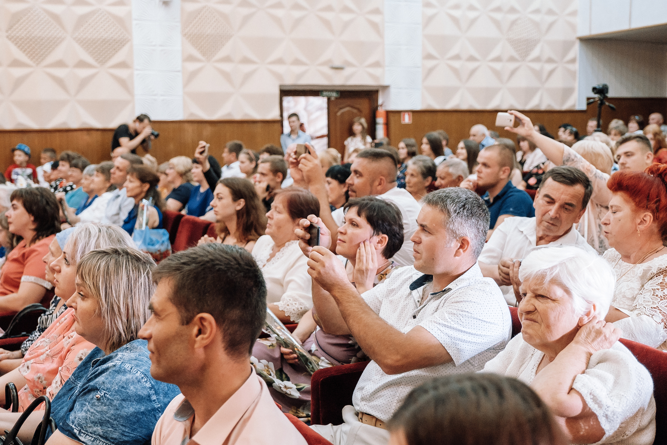 Выпускной школа номер 3. Хмельник. Ivan Skufinsky — wedding and family photographer in Vancouver