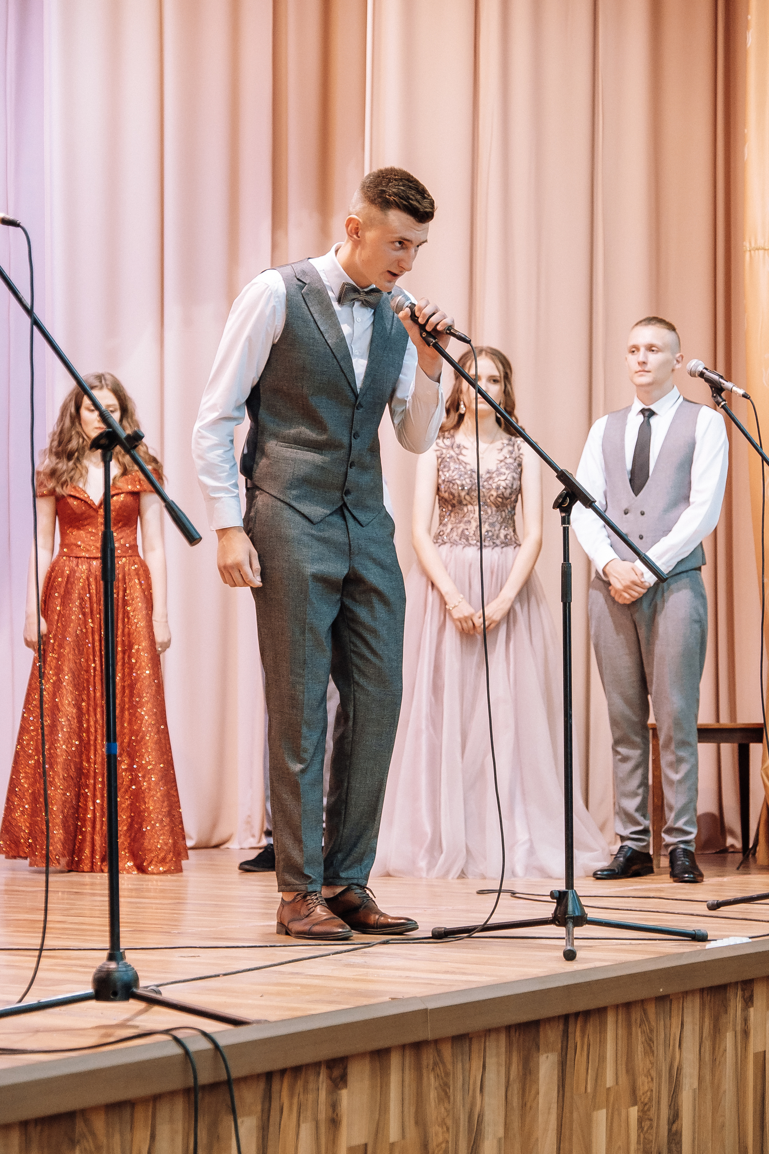 Выпускной школа номер 3. Хмельник. Ivan Skufinsky — wedding and family photographer in Vancouver