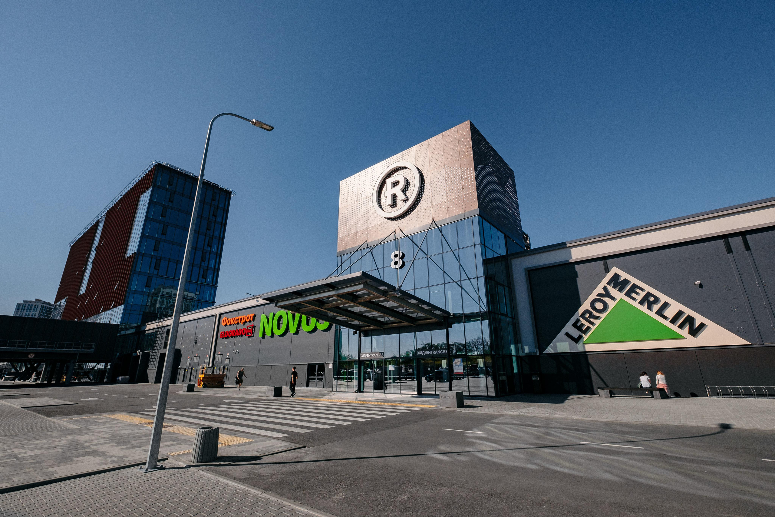 EXTERIER RETROVILLE. Ivan Skufinsky — wedding and family photographer in Vancouver