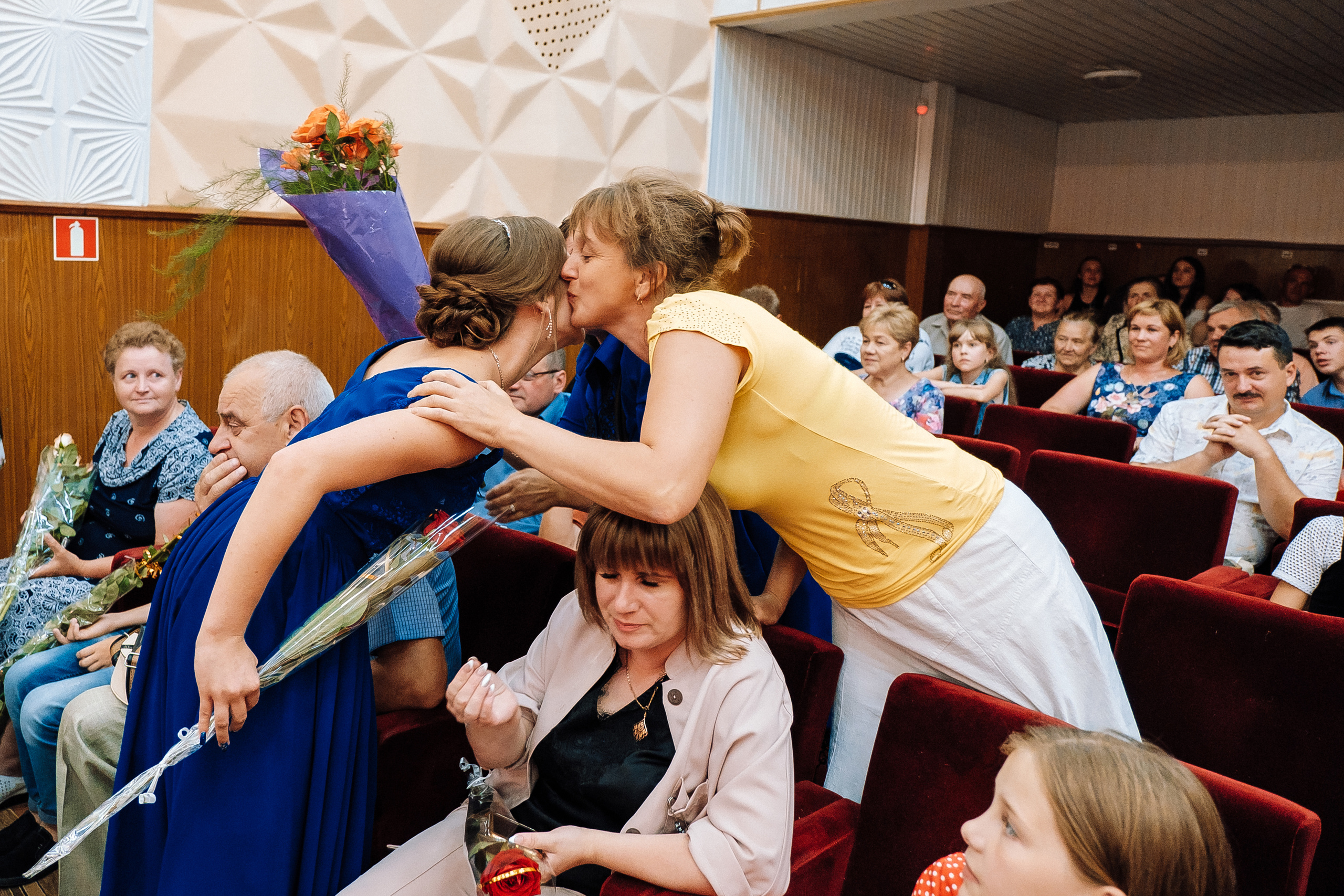 Выпускной школа номер 3. Хмельник. Ivan Skufinsky — wedding and family photographer in Vancouver