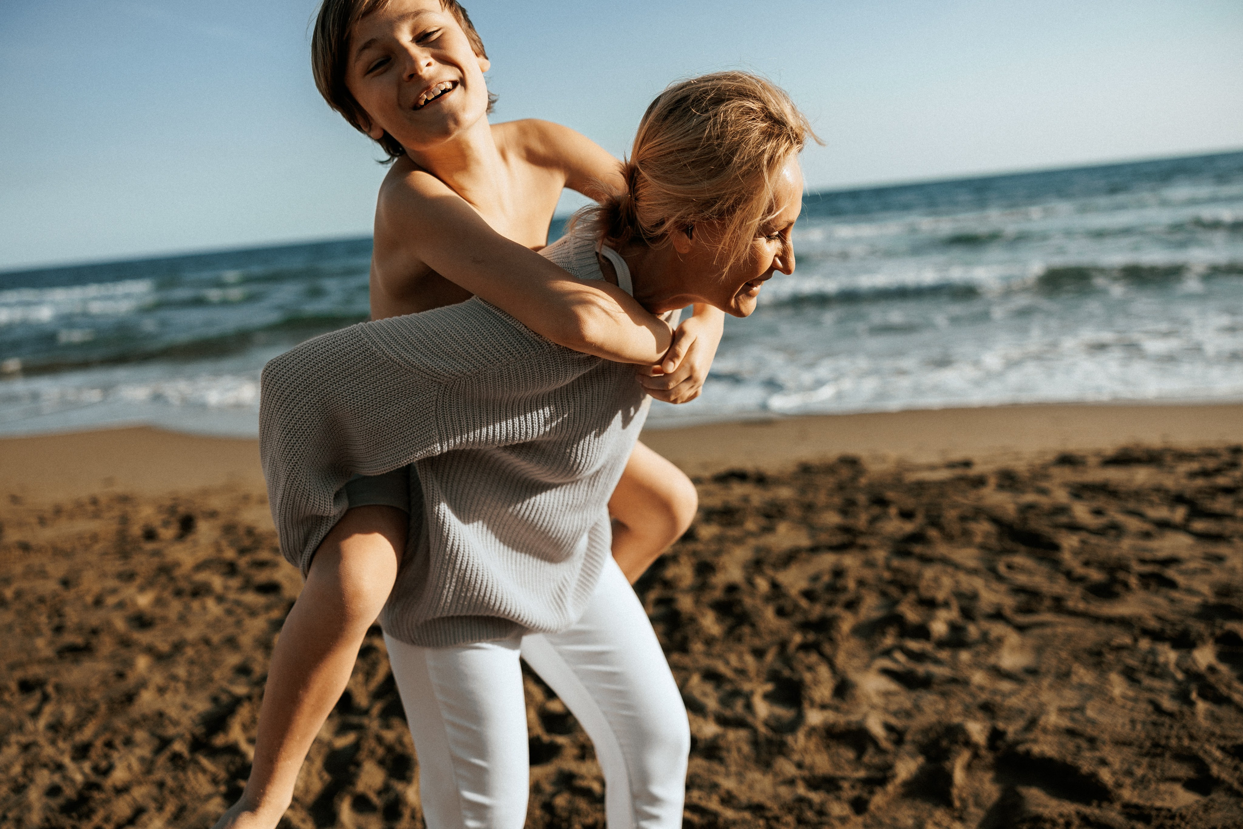 Family photo session on the beach in Vancouver BC Сanada. Twins. Ivan Skufinsky — wedding and family photographer in Vancouver