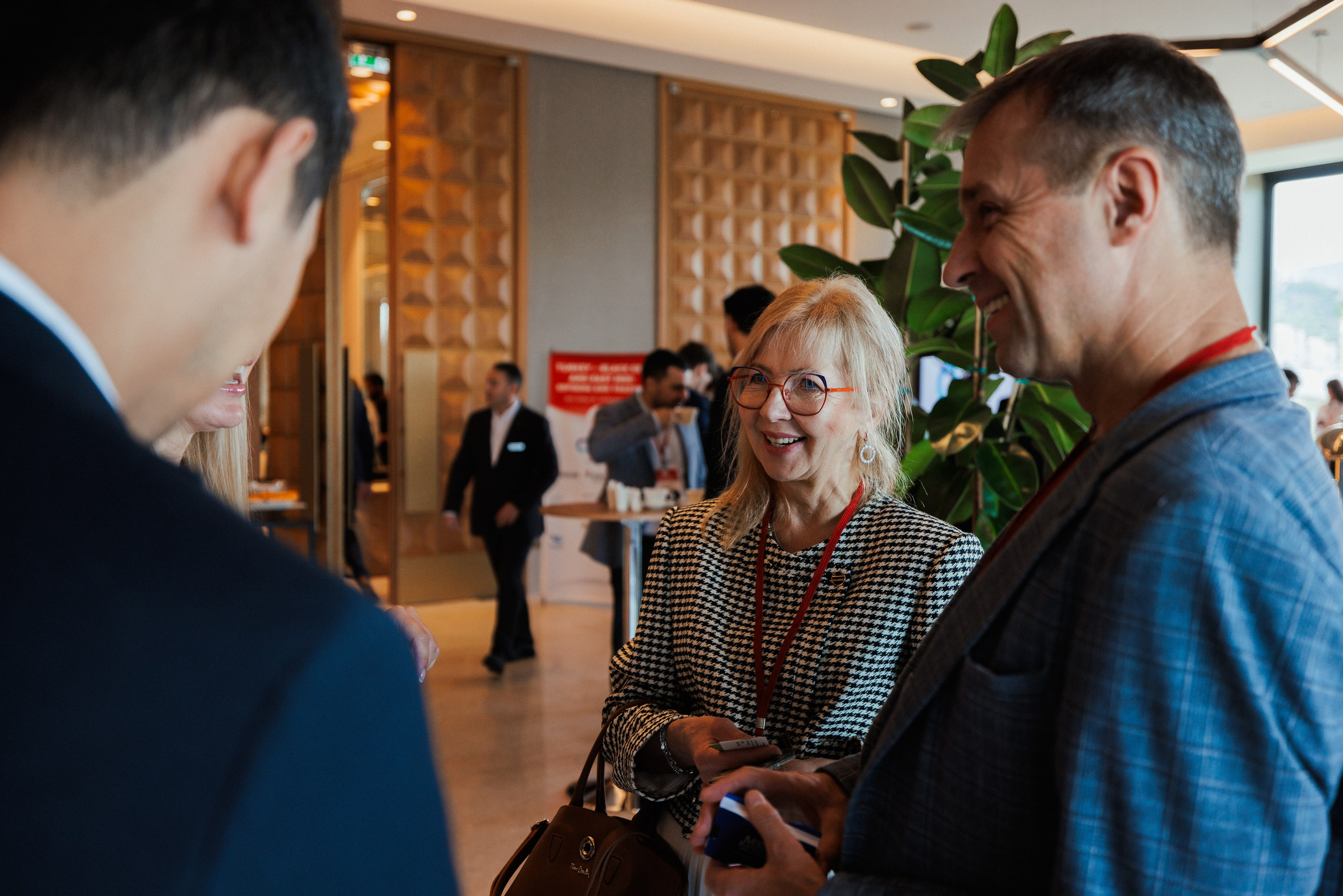 EXECUTIVE RETREAT Izmir Confidence Information Services. Ivan Skufinsky — wedding and family photographer in Vancouver