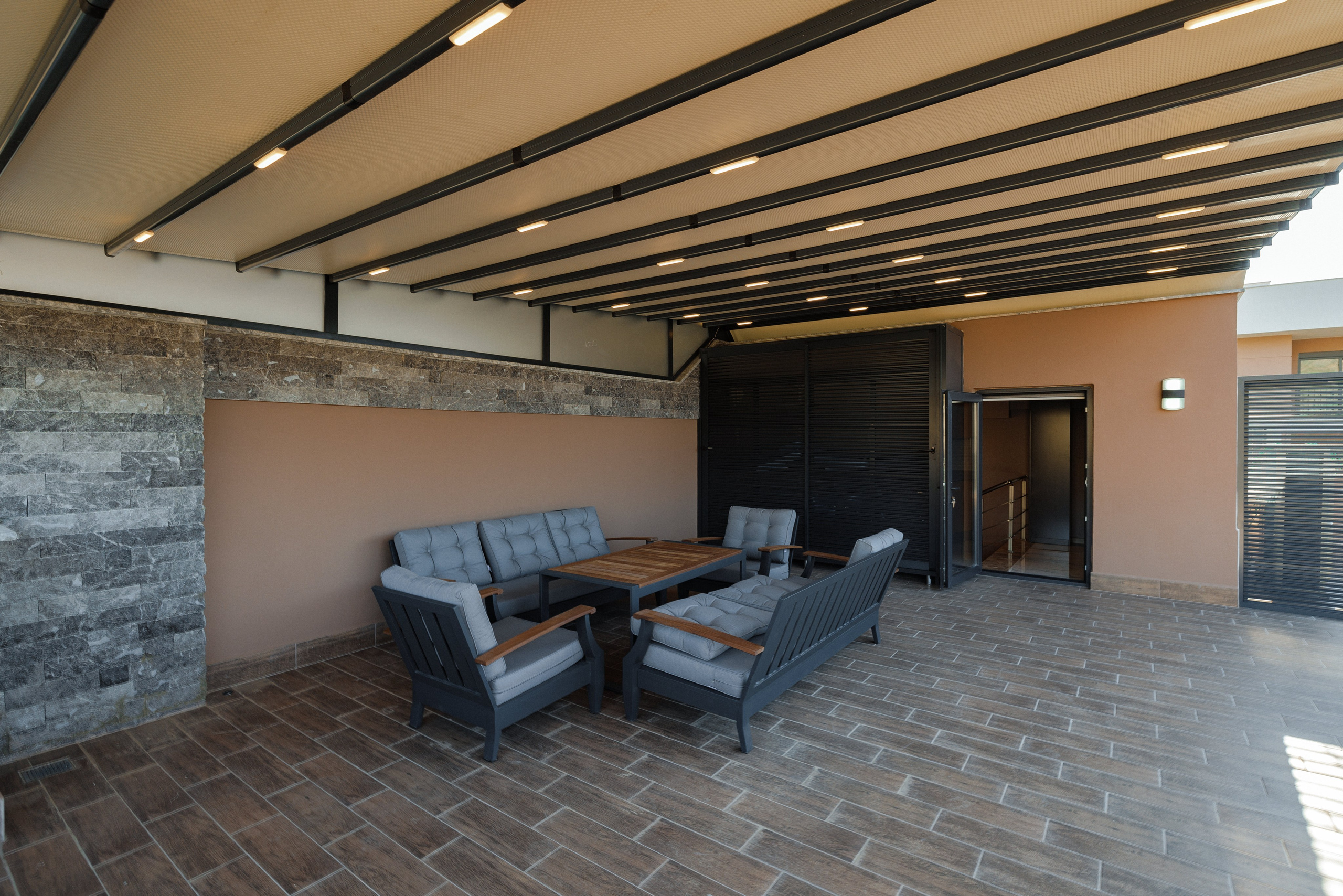 Real estate photographer in Vancouver Burnaby Richmond. Ivan Skufinsky — wedding and family photographer in Vancouver