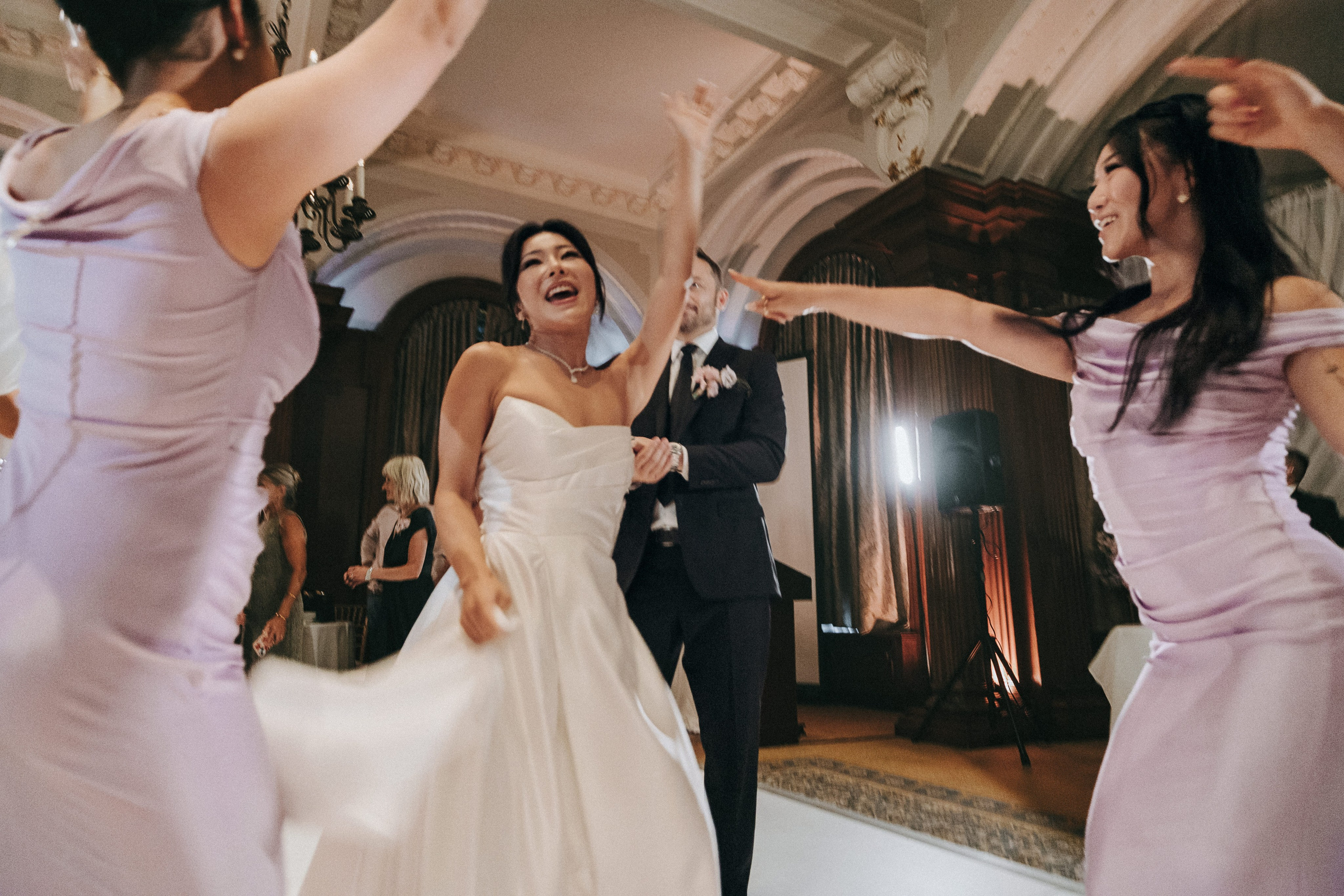 WeddingStory in Vancouver Club. Ivan Skufinsky — wedding and family photographer in Vancouver