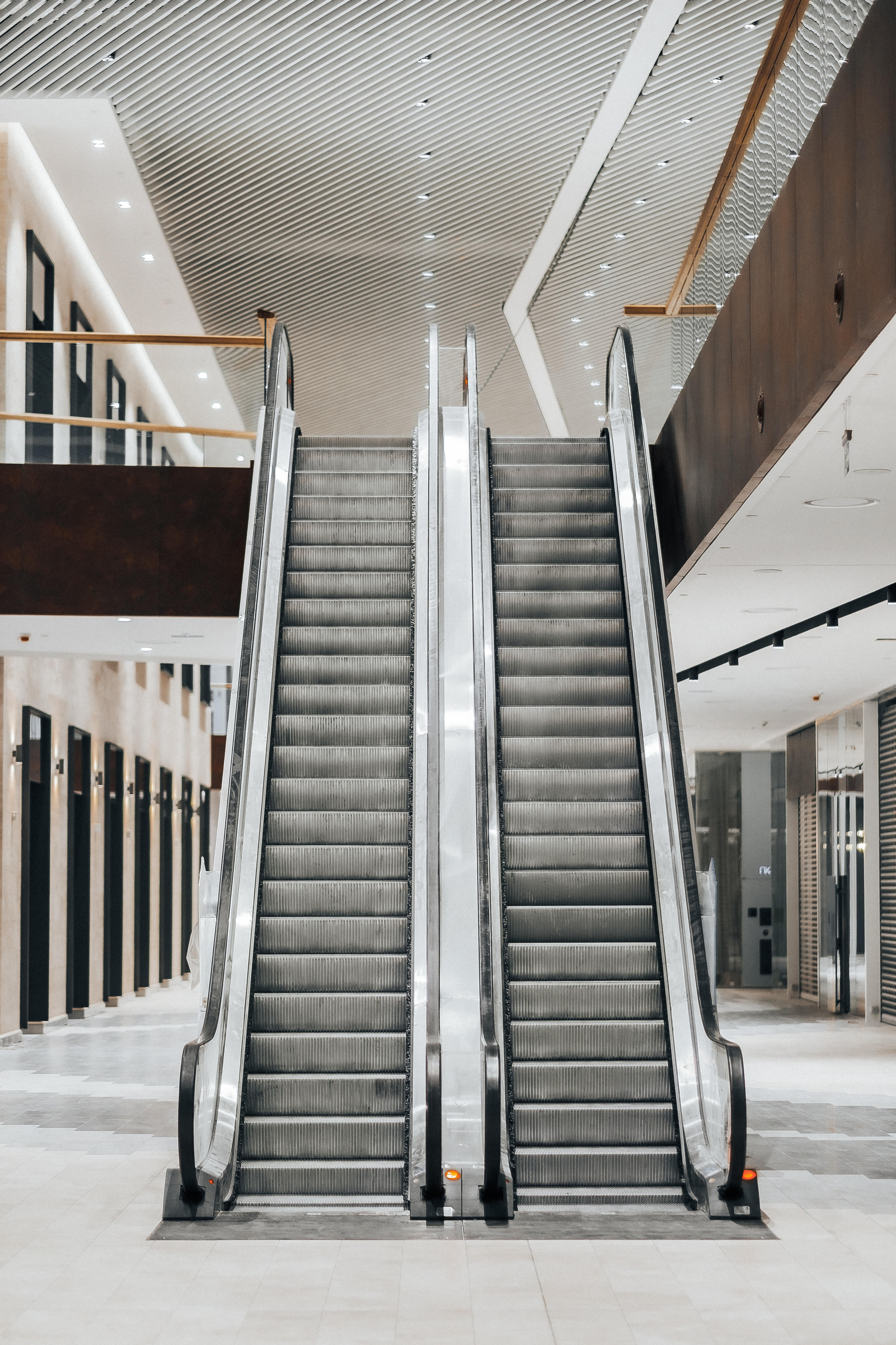 INTERIOR RETROVILLE. Ivan Skufinsky — wedding and family photographer in Vancouver