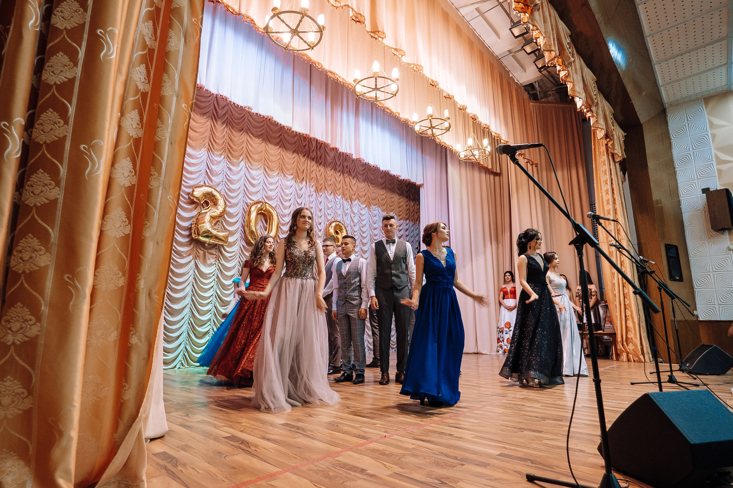 Выпускной школа номер 3. Хмельник. Ivan Skufinsky — wedding and family photographer in Vancouver