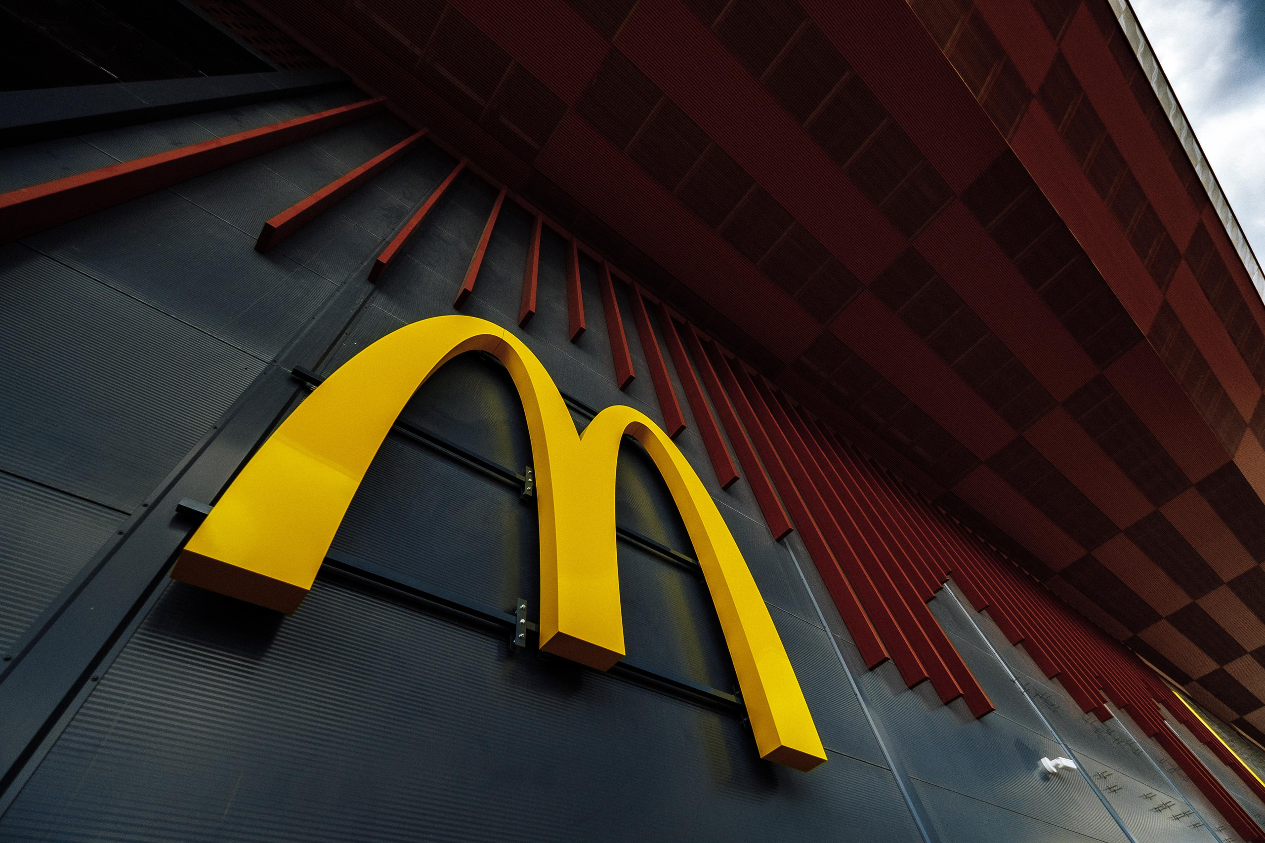 EXTERIER RETROVILLE. Ivan Skufinsky — wedding and family photographer in Vancouver