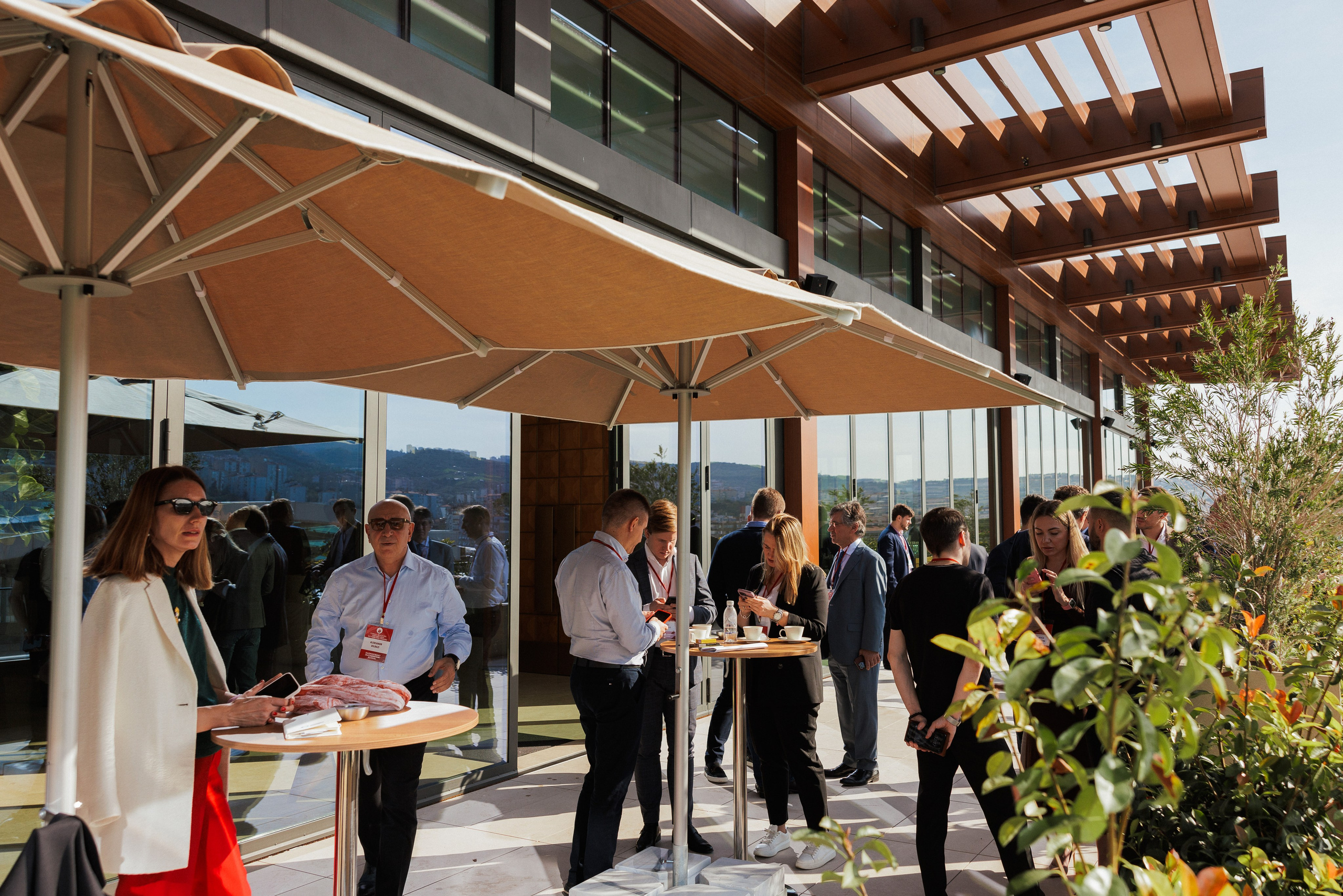 EXECUTIVE RETREAT Izmir Confidence Information Services. Ivan Skufinsky — wedding and family photographer in Vancouver