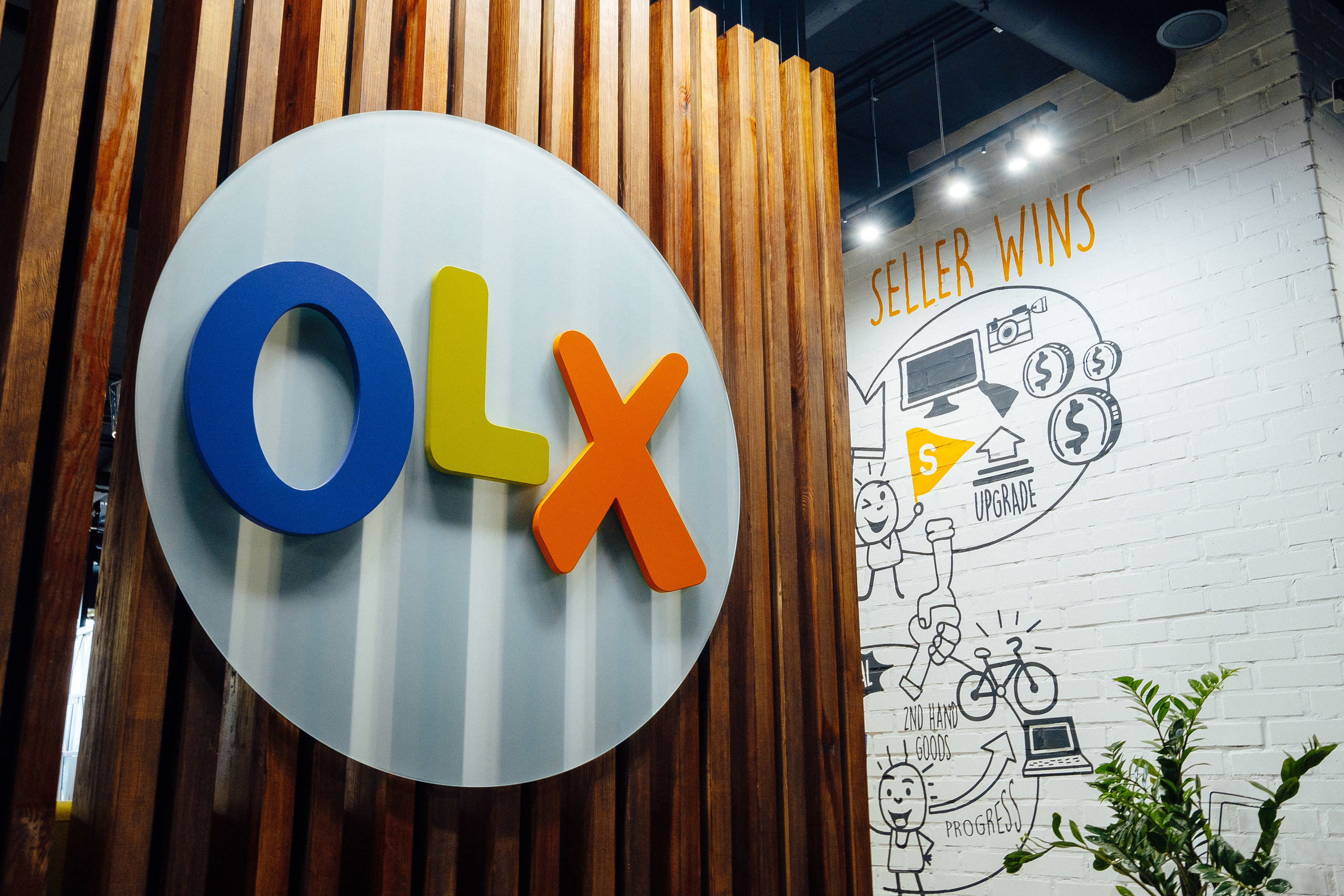 Фотоэкскурсия в компанию OLX. Ivan Skufinsky — wedding and family photographer in Vancouver