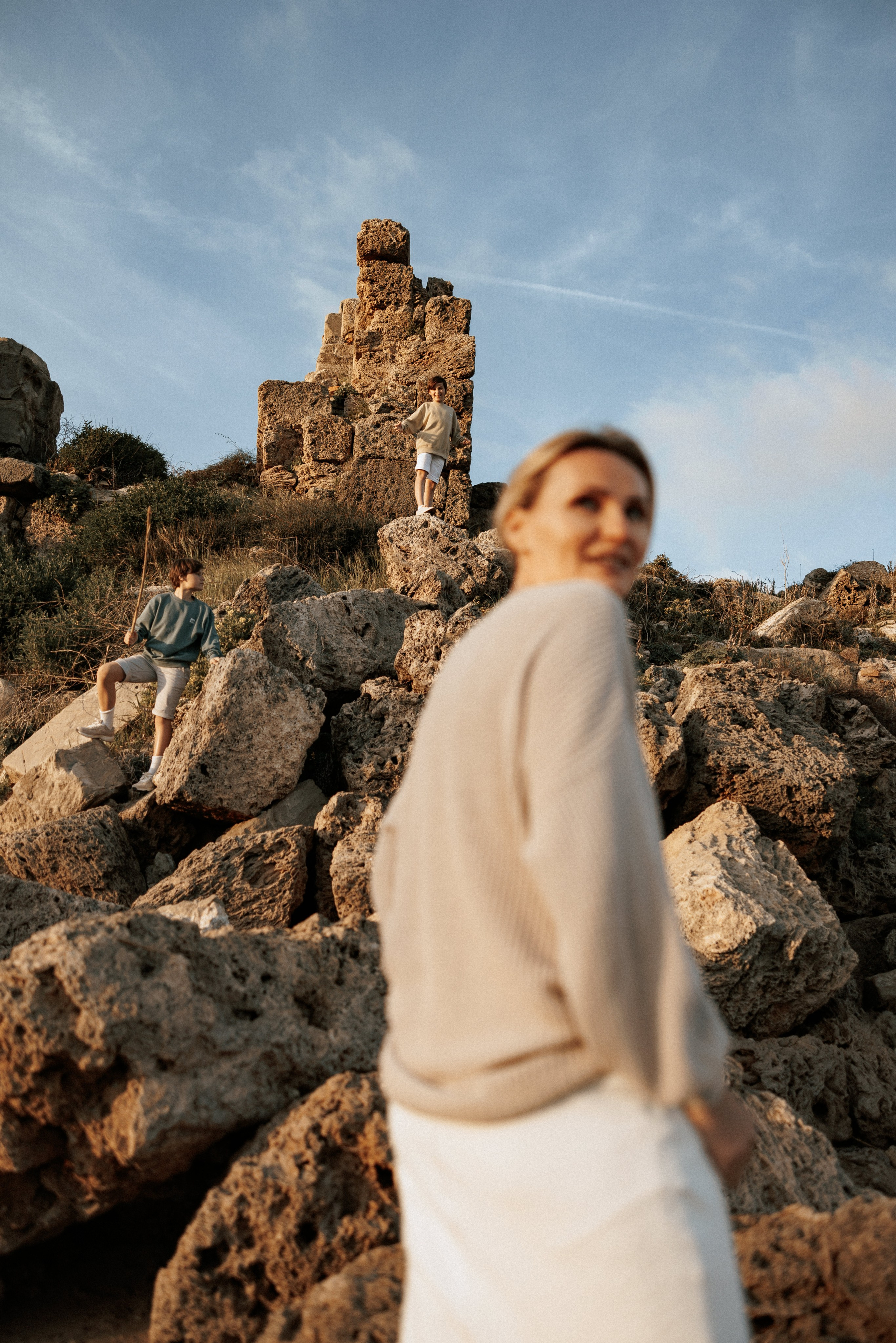 Family photo session on the beach in Vancouver BC Сanada. Twins. Ivan Skufinsky — wedding and family photographer in Vancouver