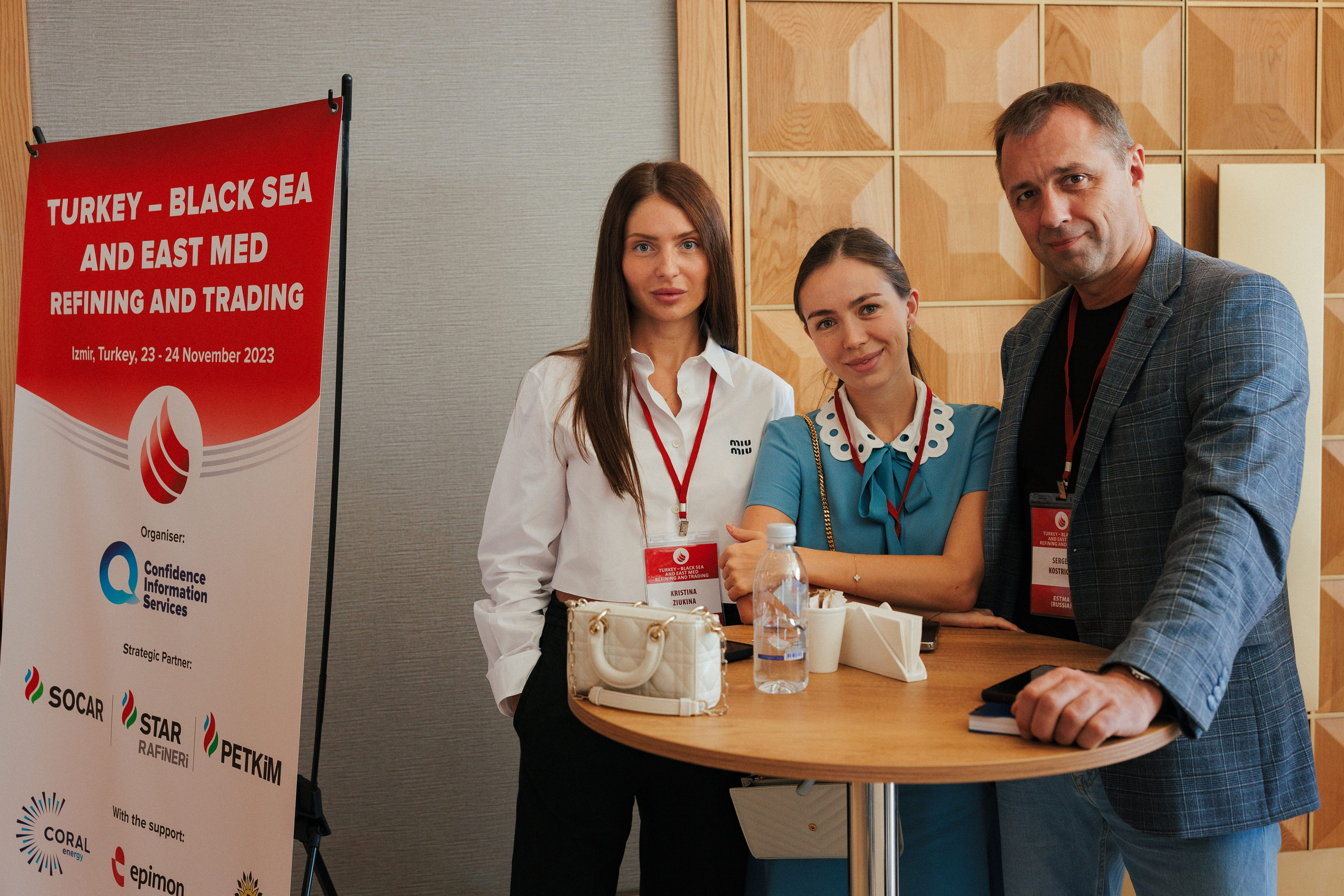 EXECUTIVE RETREAT Izmir Confidence Information Services. Ivan Skufinsky — wedding and family photographer in Vancouver