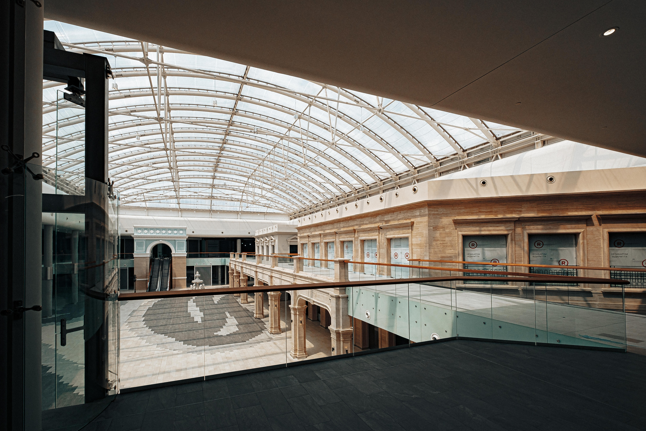 INTERIOR RETROVILLE. Ivan Skufinsky — wedding and family photographer in Vancouver