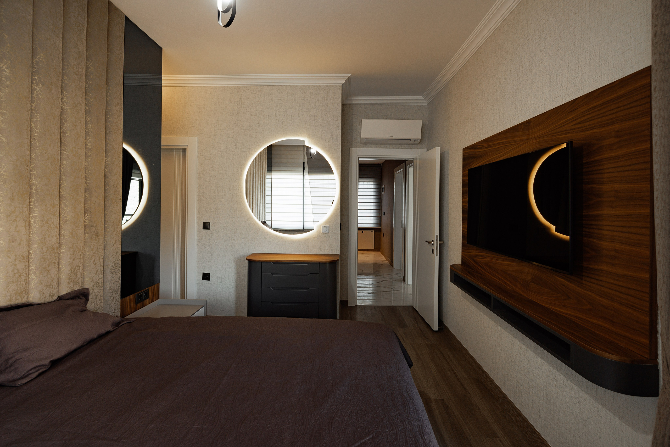 Real estate photographer in Vancouver Burnaby Richmond. Ivan Skufinsky — wedding and family photographer in Vancouver