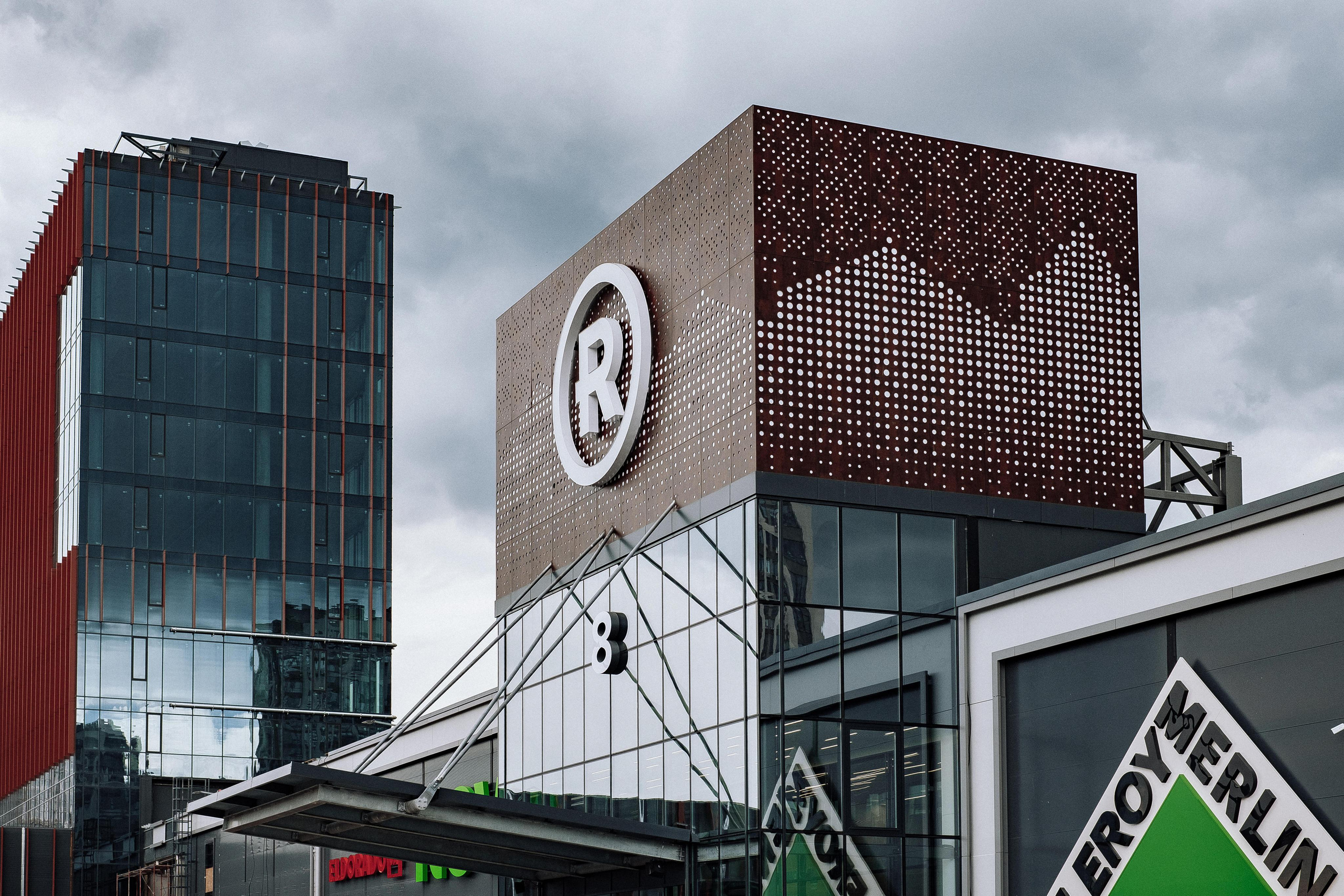 EXTERIER RETROVILLE. Ivan Skufinsky — wedding and family photographer in Vancouver